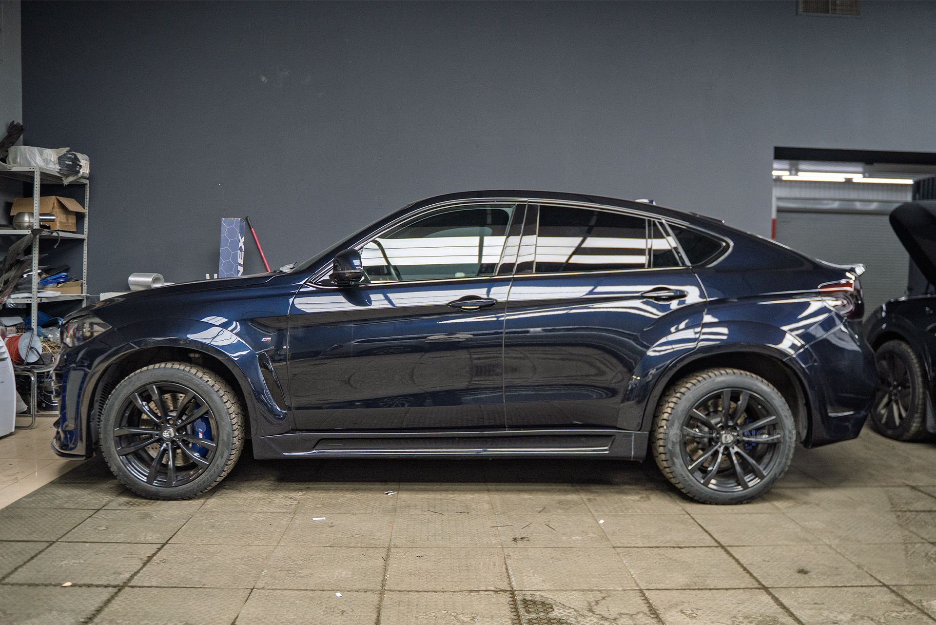 110915 Динамическая ambient-подсветка в салон BMW X6 M F86