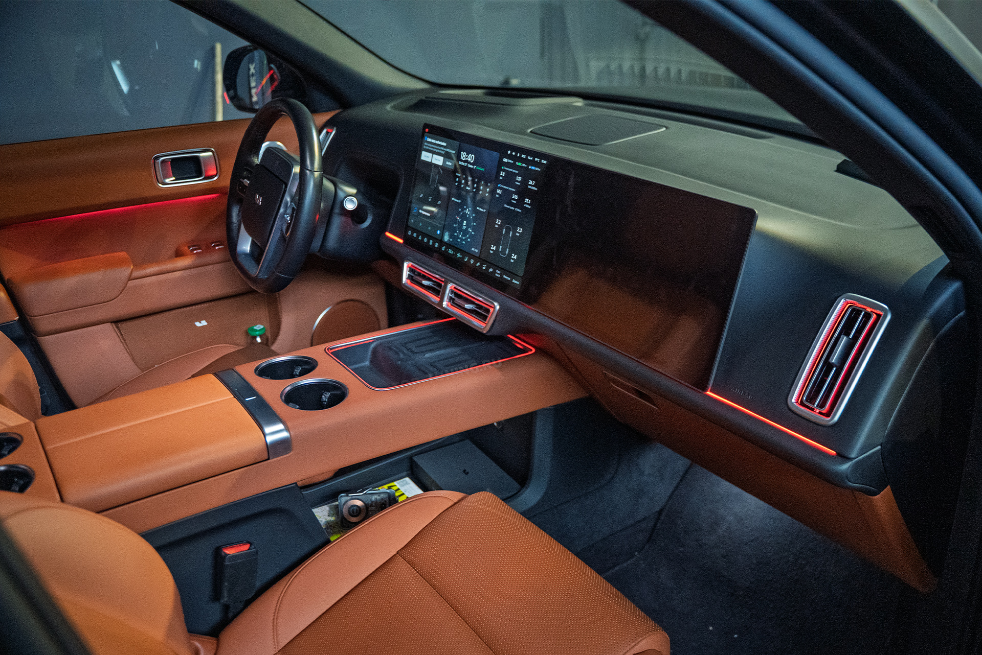 Монтаж атмосферной подсветки салона 11 в 1 для Lixiang L9