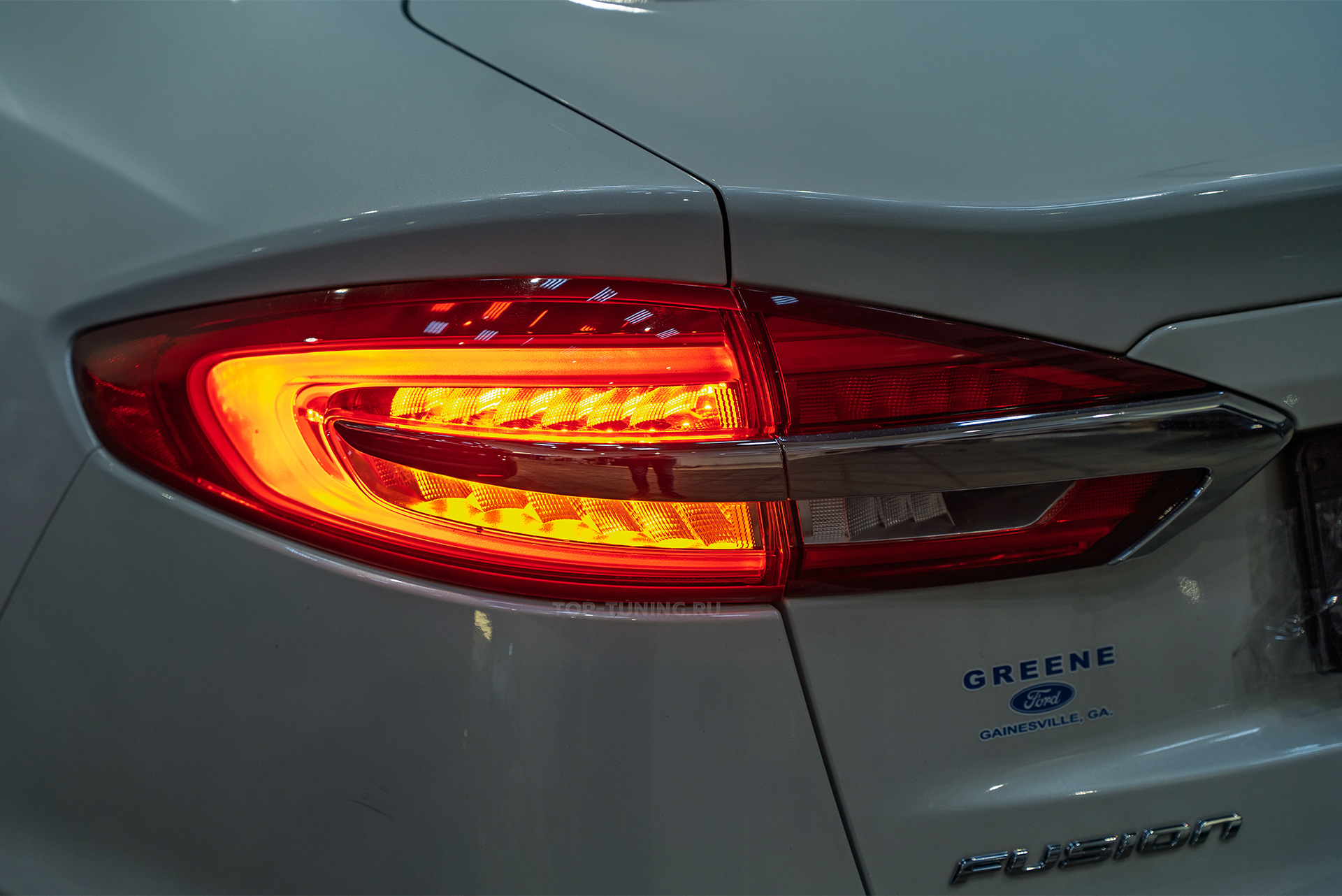 110953 Тюнинг задних фонарей &ndash; желтые поворотники для Ford Mondeo V из США