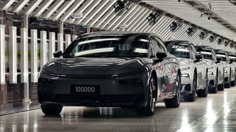 8 января стартовали продажи P7+ 2026 модельного года. Новинка представлена в 104 модификациях и получила дополнительный силовой агрегат &mdash; EREV (расширитель запаса хода).