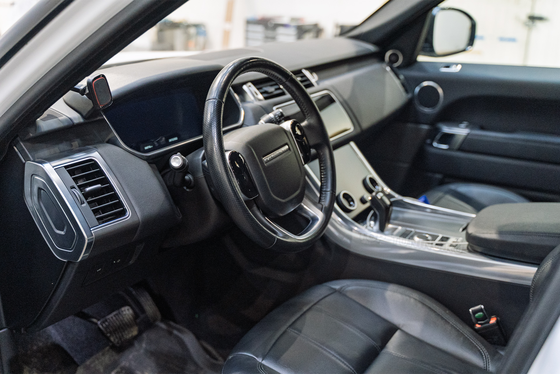 110962 Установка доводчиков Smart Lock в двери Range Rover Sport 2017-2022