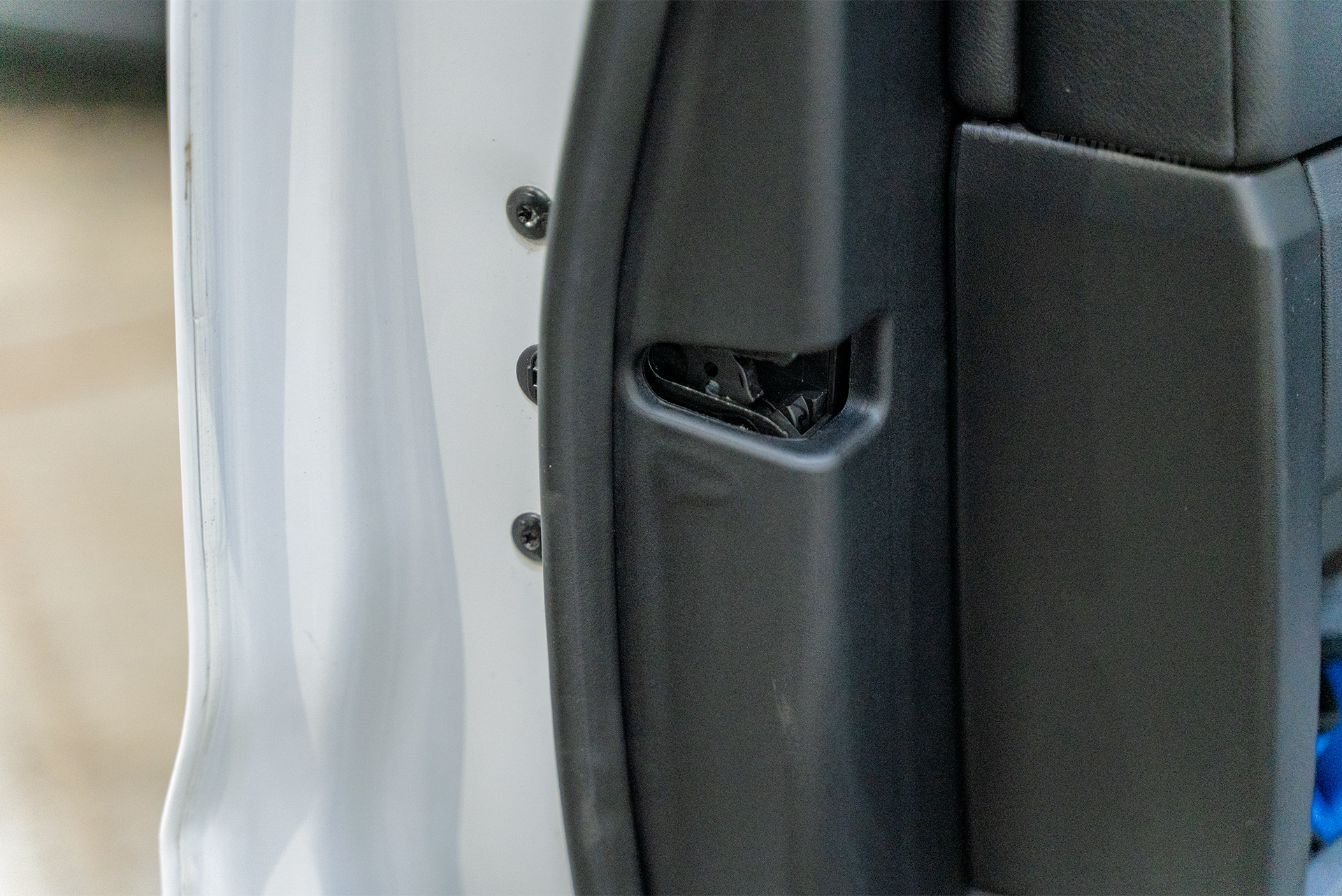 110962 Установка доводчиков Smart Lock в двери Range Rover Sport 2017-2022