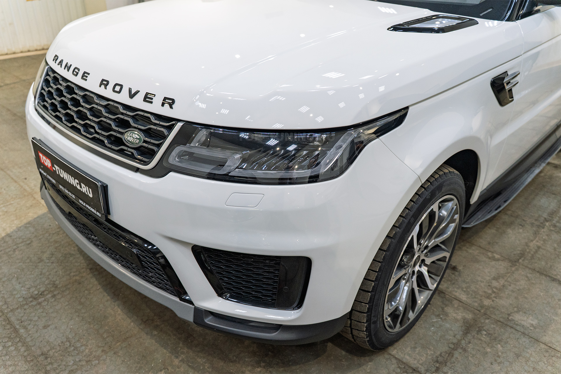 Установка доводчиков Smart Lock в двери Range Rover Sport 2017-2022