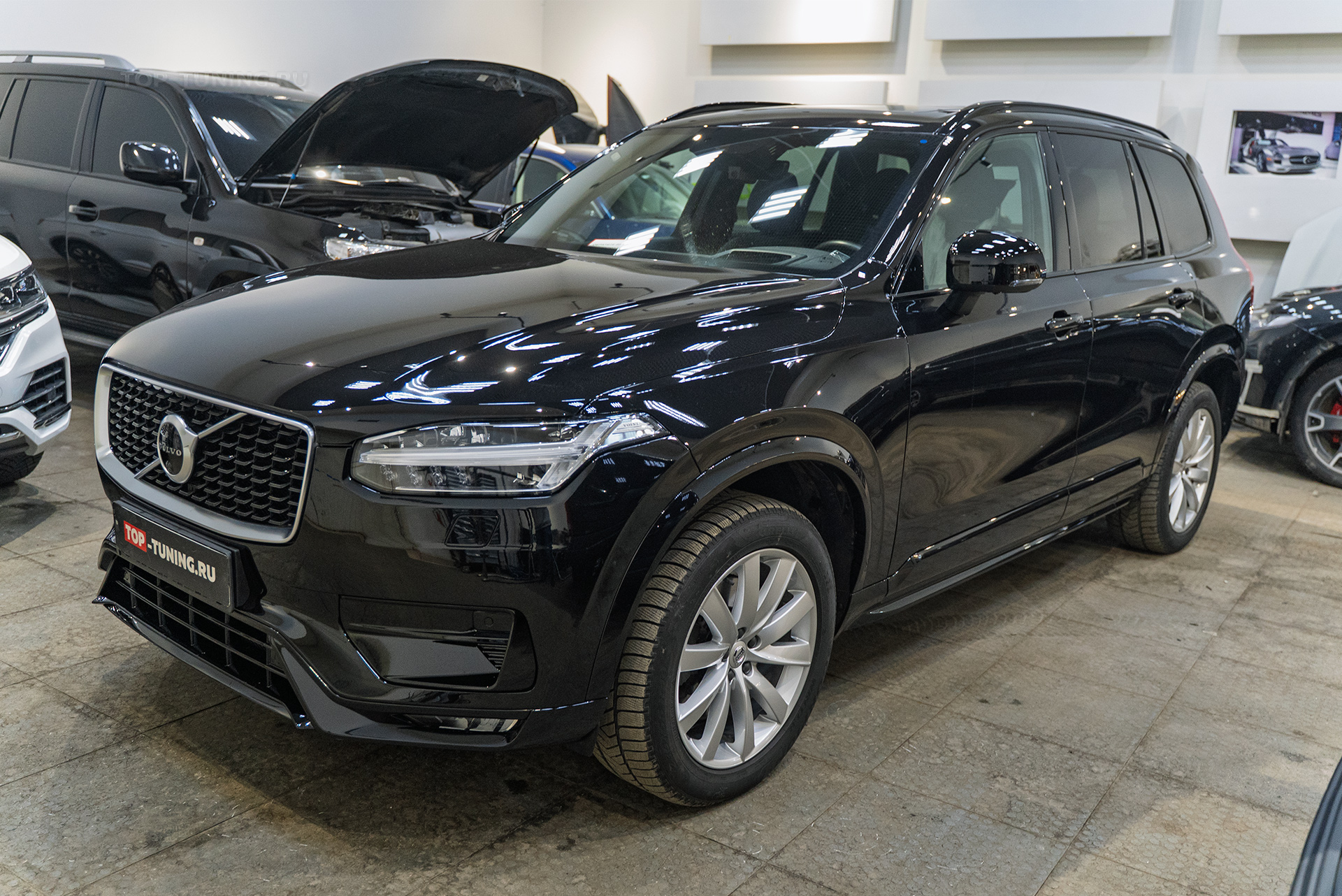 110972 Полная оклейка кузова + дооснащение Volvo XC90 R-Design 2019-2024