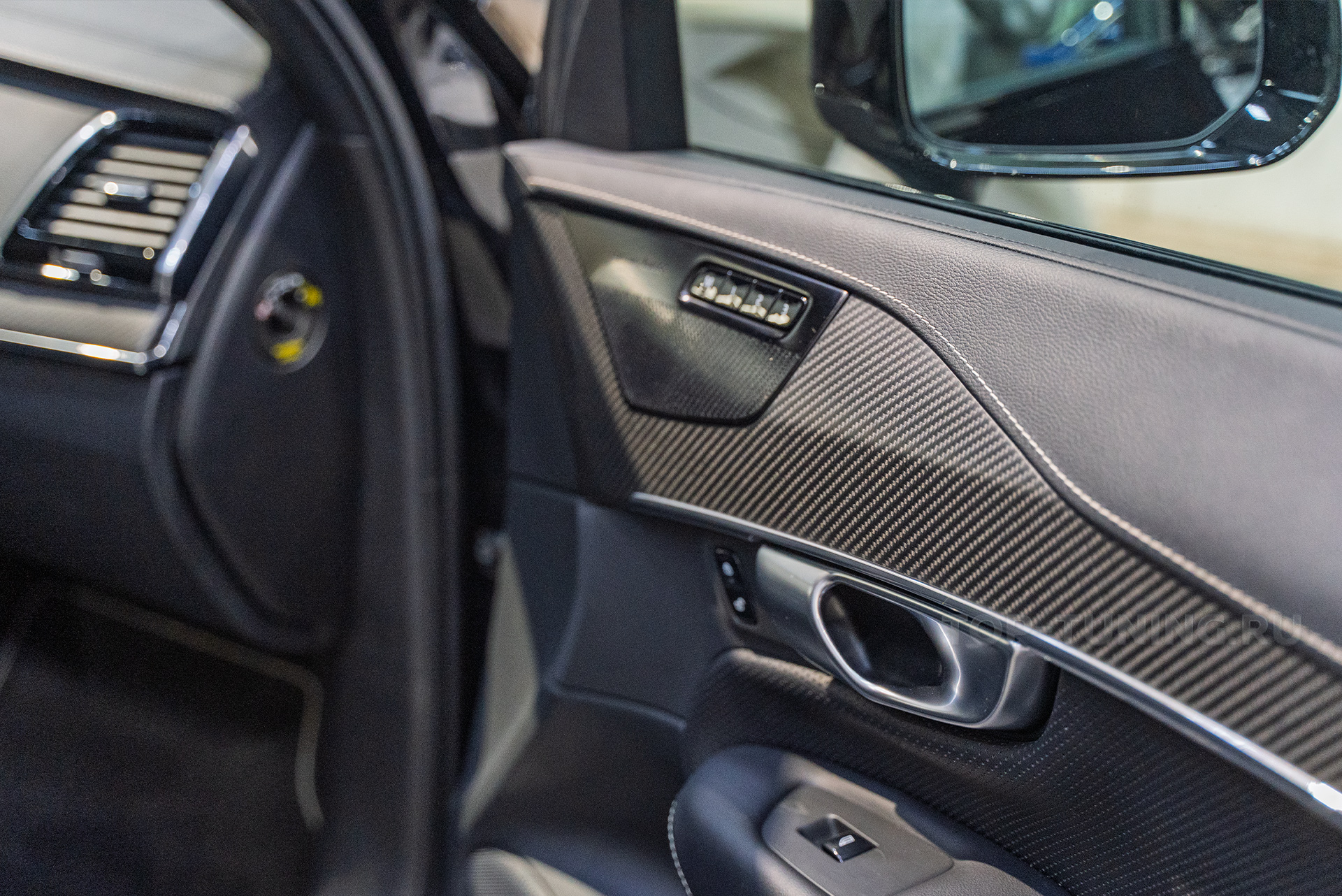 110972 Полная оклейка кузова + дооснащение Volvo XC90 R-Design 2019-2024