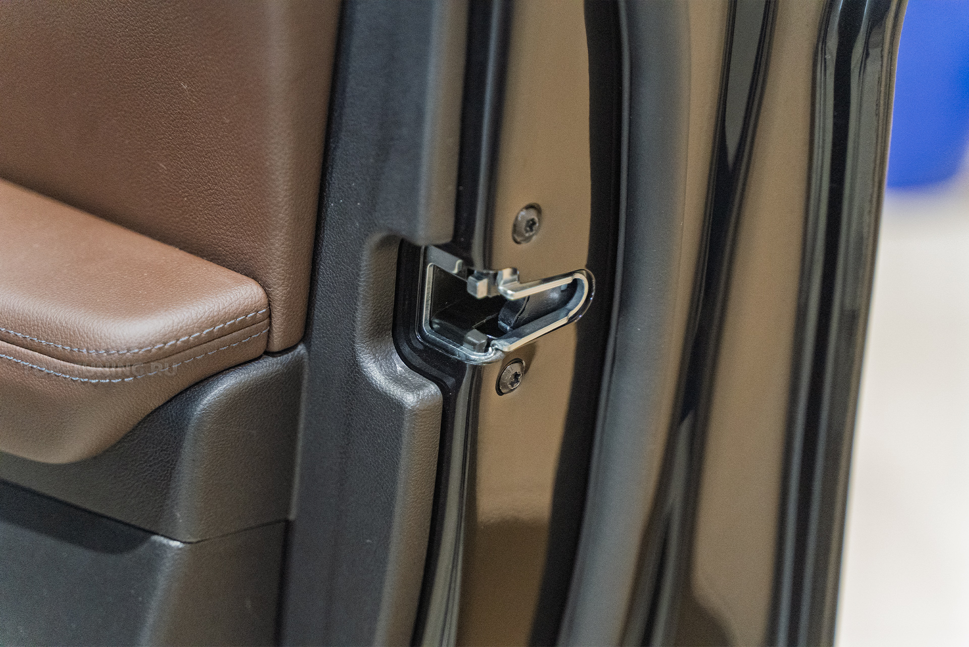 Электронные доводчики в двери BMW X3 G01 2021-2024 110975 Электронные доводчики в двери BMW X3 G01 2021-2024