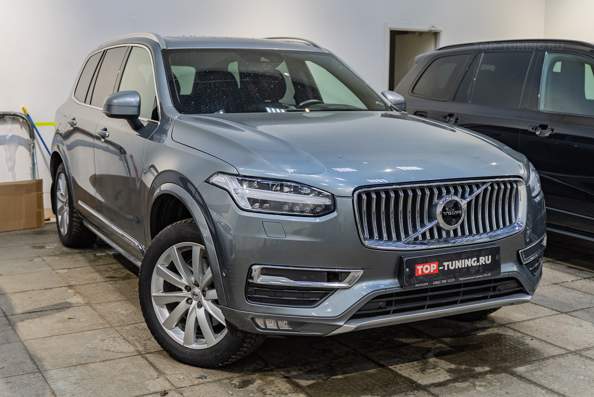 Замена решетки радиатора Volvo XC90 II на версию в стиле рестайлинг 