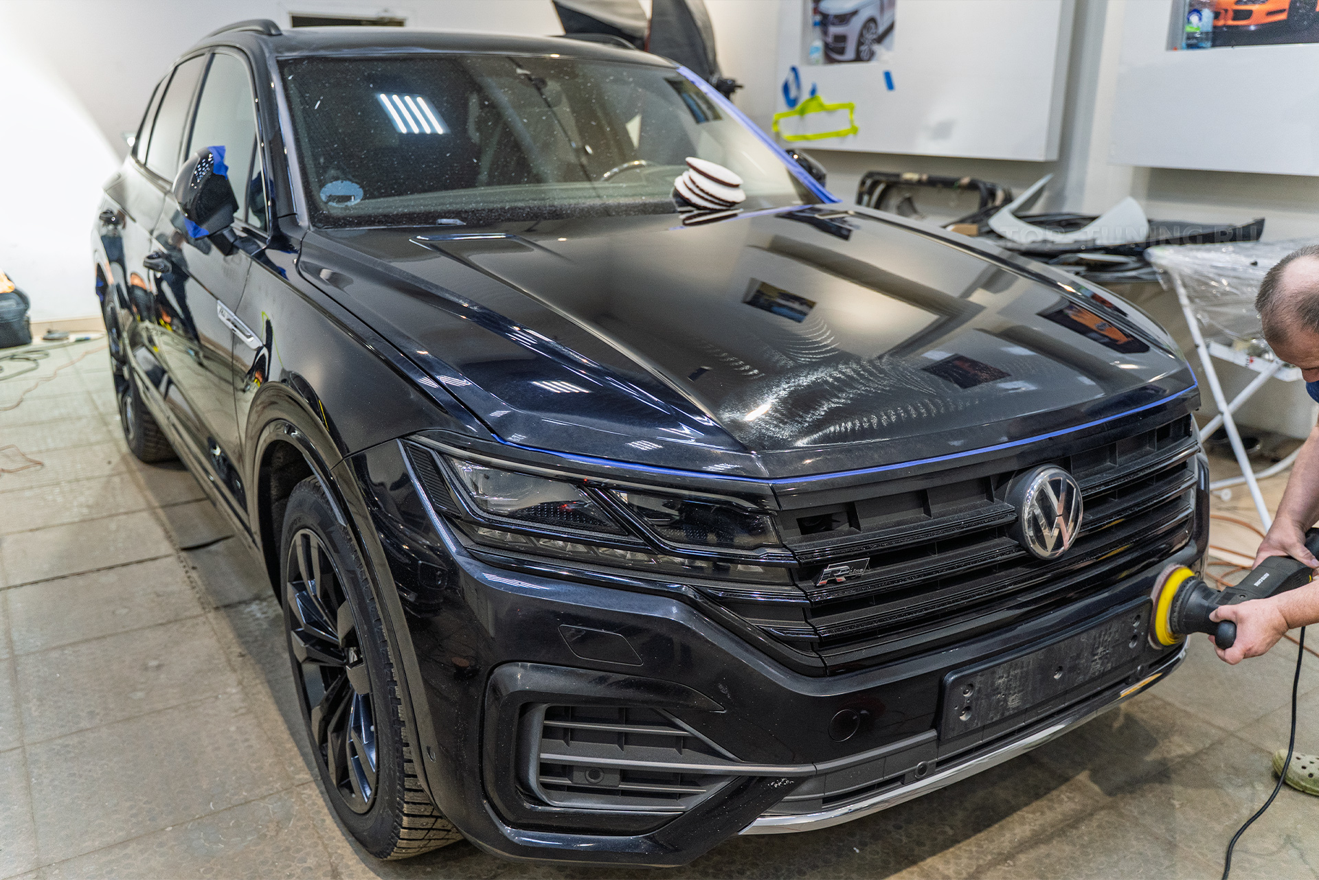 Защита всего кузова + доводчики в двери Volkswagen Touareg III из Германии