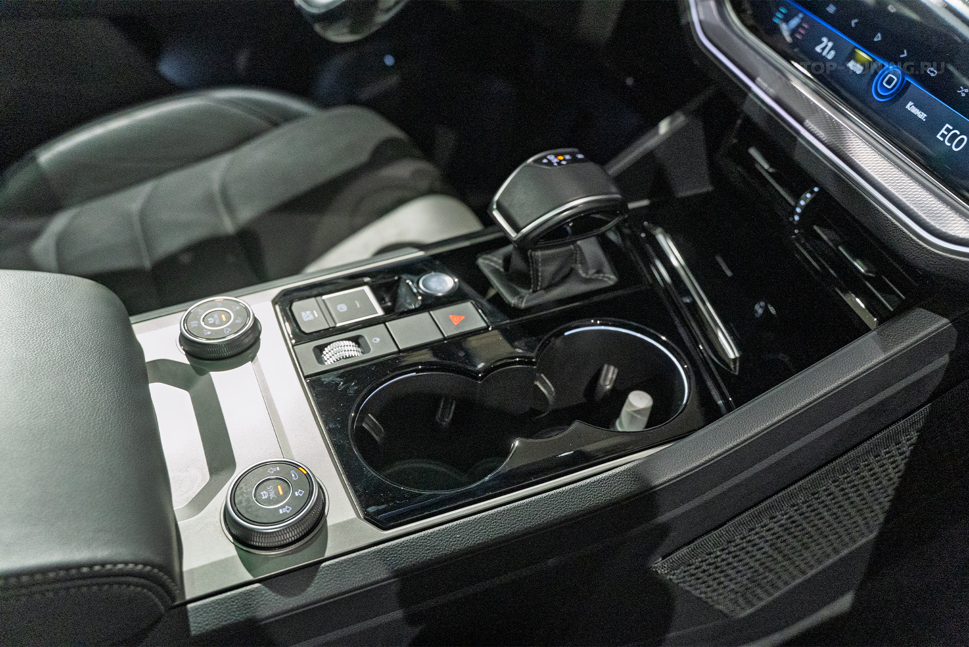 Защита всего кузова + доводчики в двери Volkswagen Touareg III из Германии