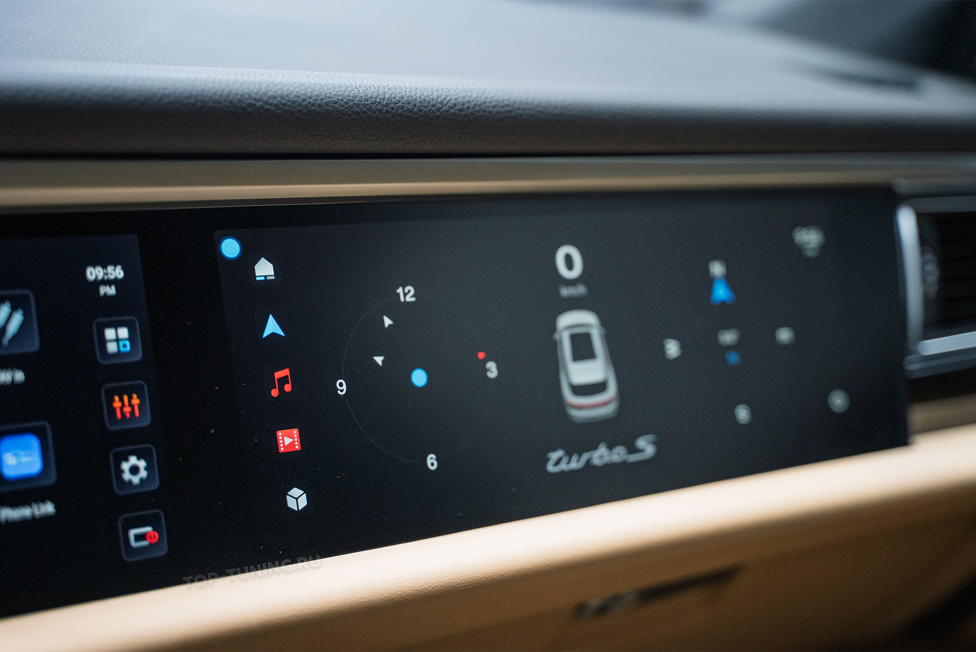 Зона риска в полиуретан + установка топовой мультимедиа для Porsche Macan 2017