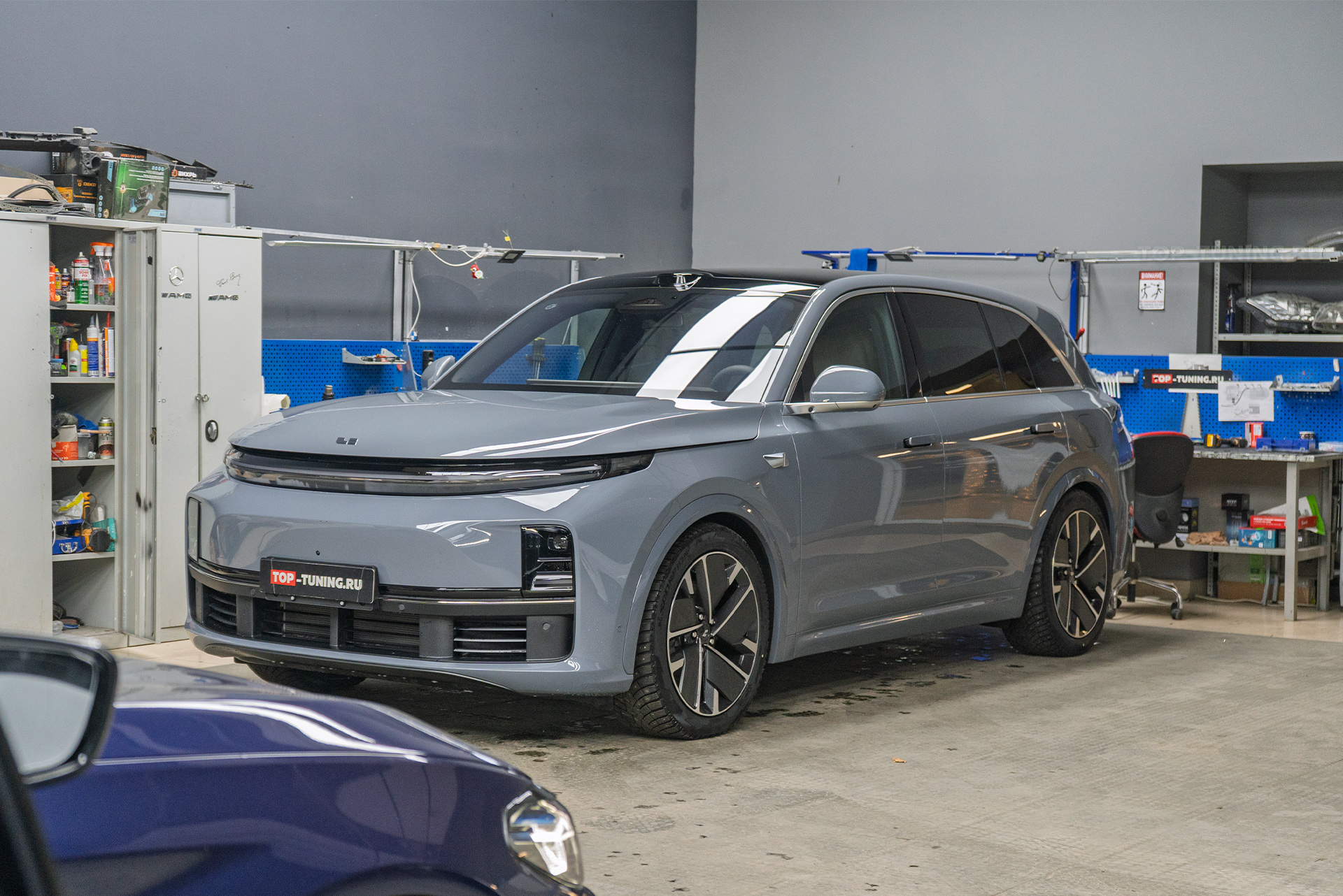 Оклейка сатиновой пленкой + защита лобового стекла Li L7 рестайлинг 