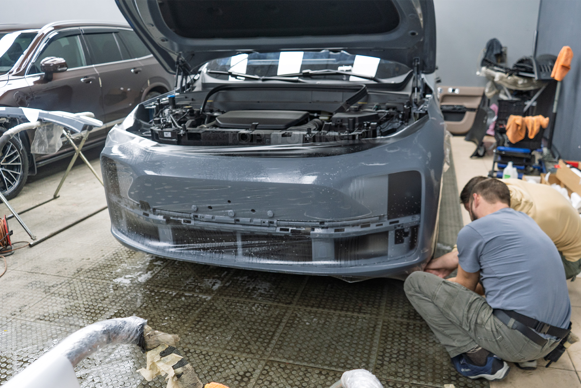 Оклейка сатиновой пленкой + защита лобового стекла Li L7 рестайлинг 