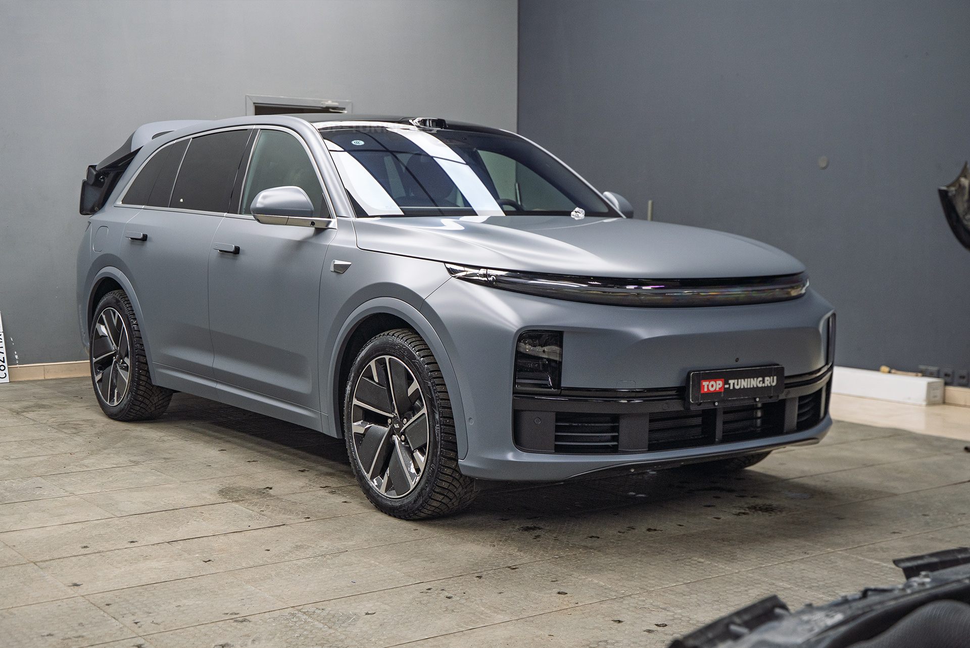 111018 Оклейка сатиновой пленкой + защита лобового стекла Li L7 рестайлинг