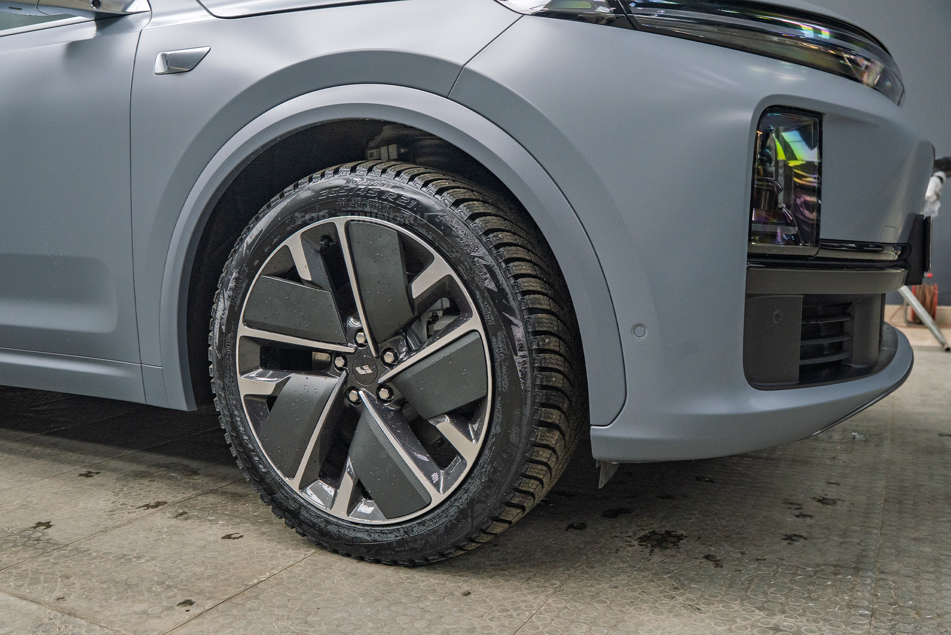 111018 Оклейка сатиновой пленкой + защита лобового стекла Li L7 рестайлинг