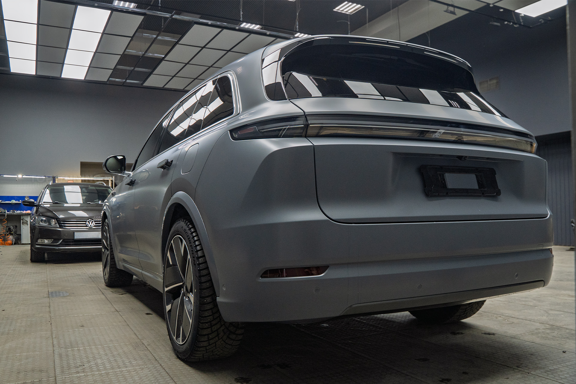 Оклейка сатиновой пленкой + защита лобового стекла Li L7 рестайлинг 