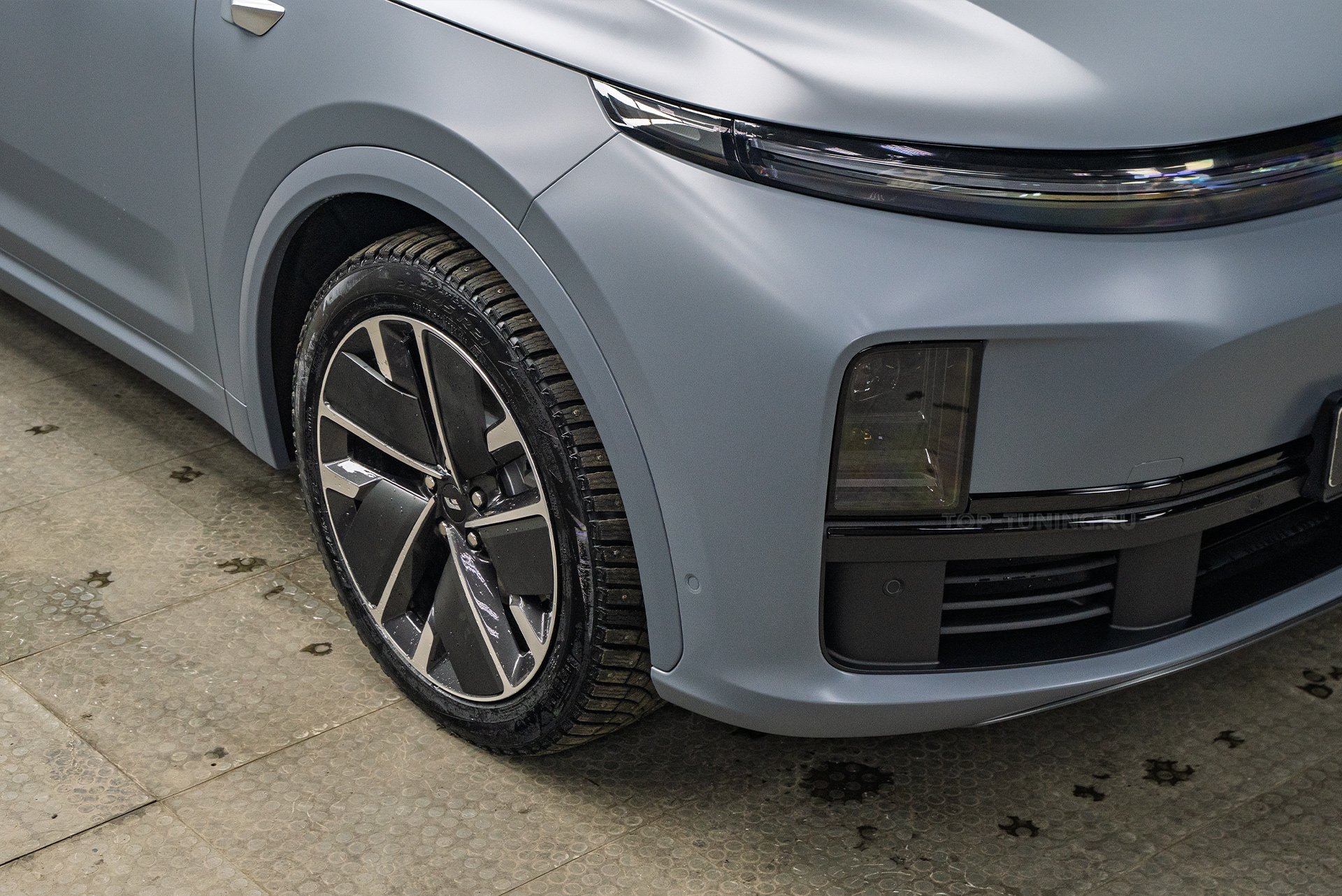 111018 Оклейка сатиновой пленкой + защита лобового стекла Li L7 рестайлинг