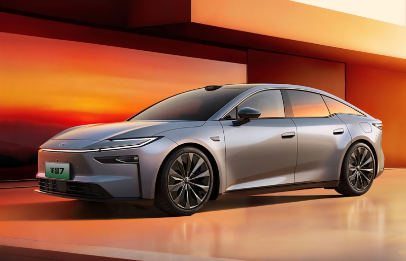 Стартовая цена модели &mdash; от 200 000 юаней (около 2,24 млн рублей).