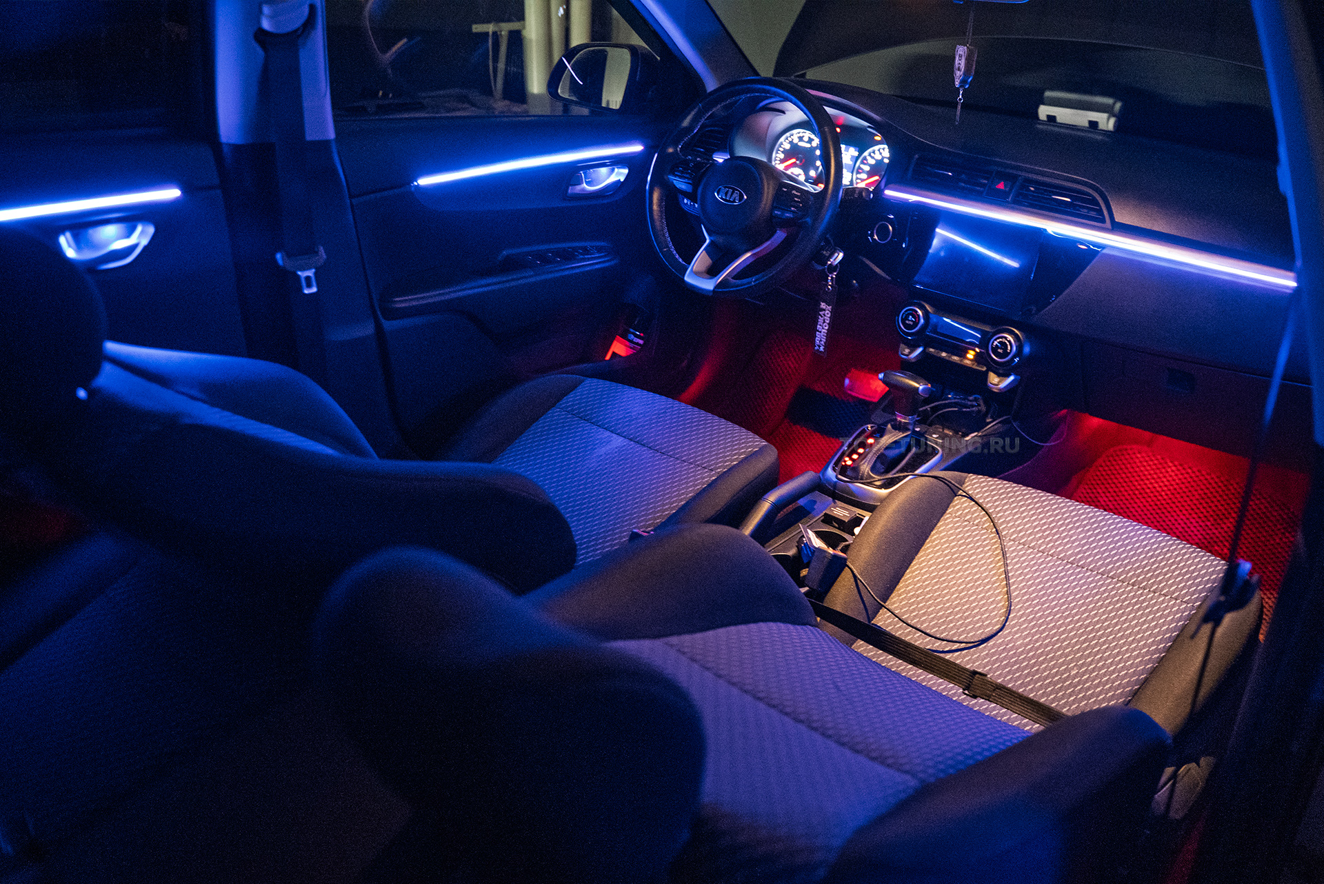 Установка атмосферной подсветки MTF M4 в салон Kia Rio IV
