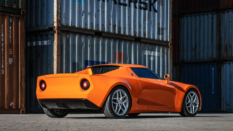 Основатель бренда Фэн Сяотун подтвердил, что местная сборка автомобиля будет организована в Италии, а общий тираж для заказа составит 1000 единиц.