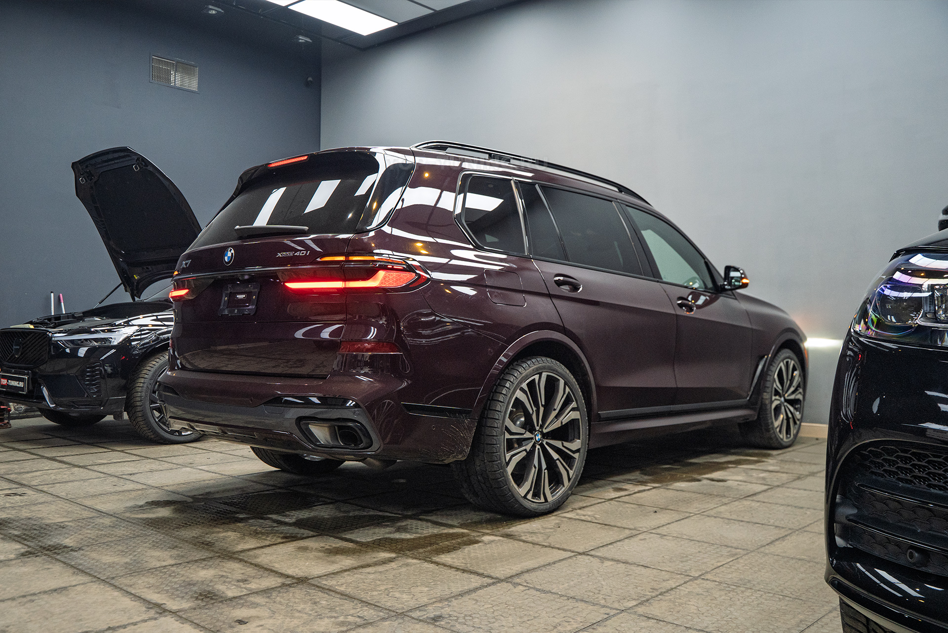 111047 Переделка задних фонарей нового BMW X7 G07 из США под европейский поворотник