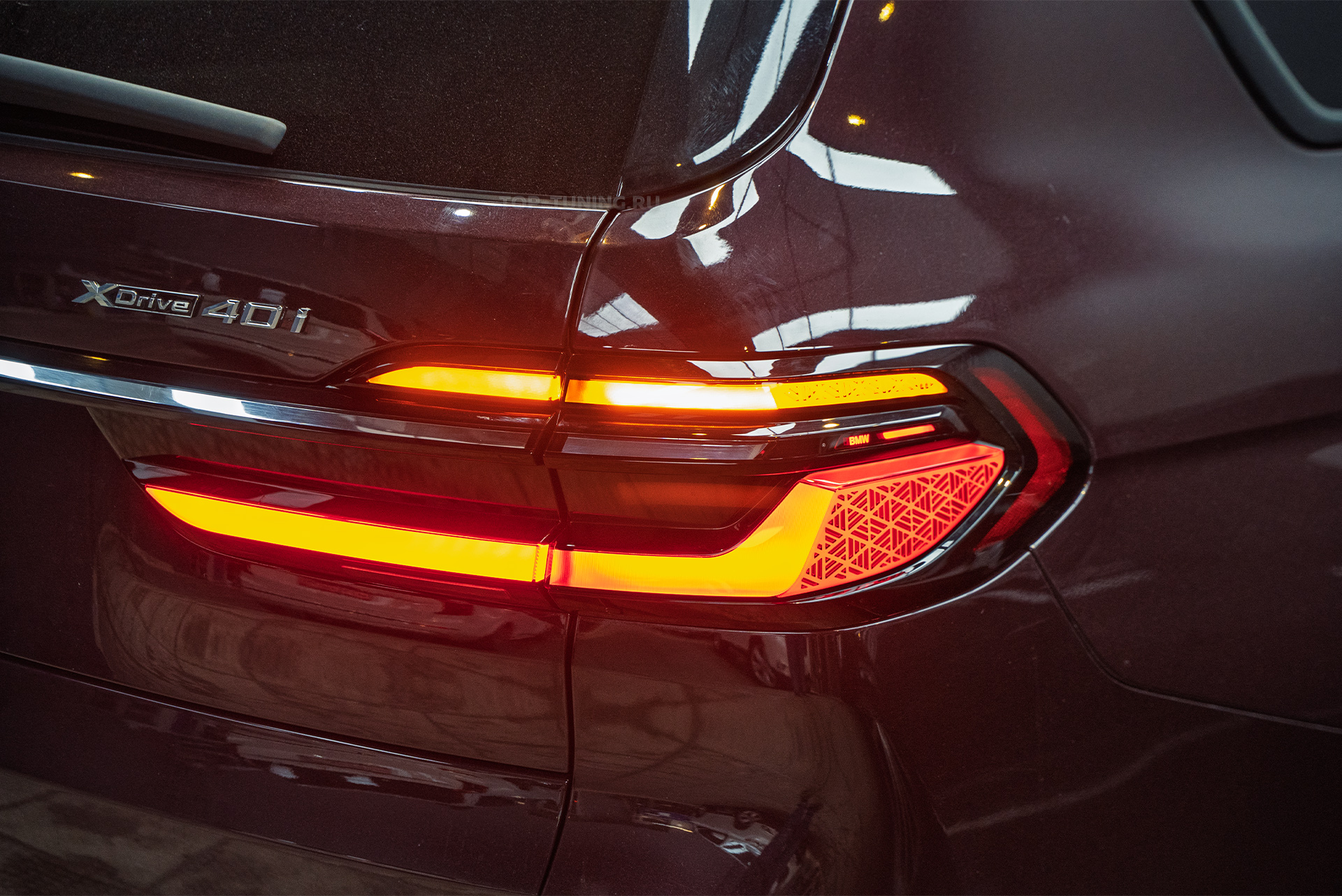 111047 Переделка задних фонарей нового BMW X7 G07 из США под европейский поворотник