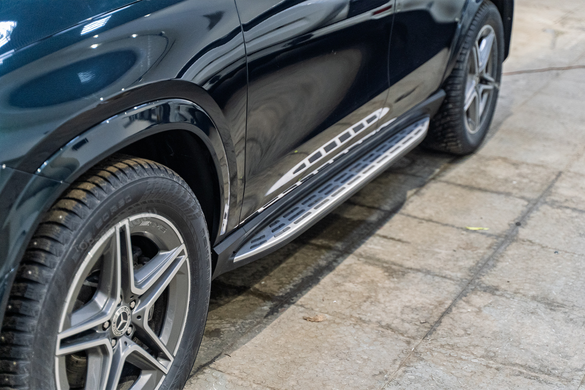 Монтаж силовых порогов-ступеней для Mercedes-Benz GLE Coupe 