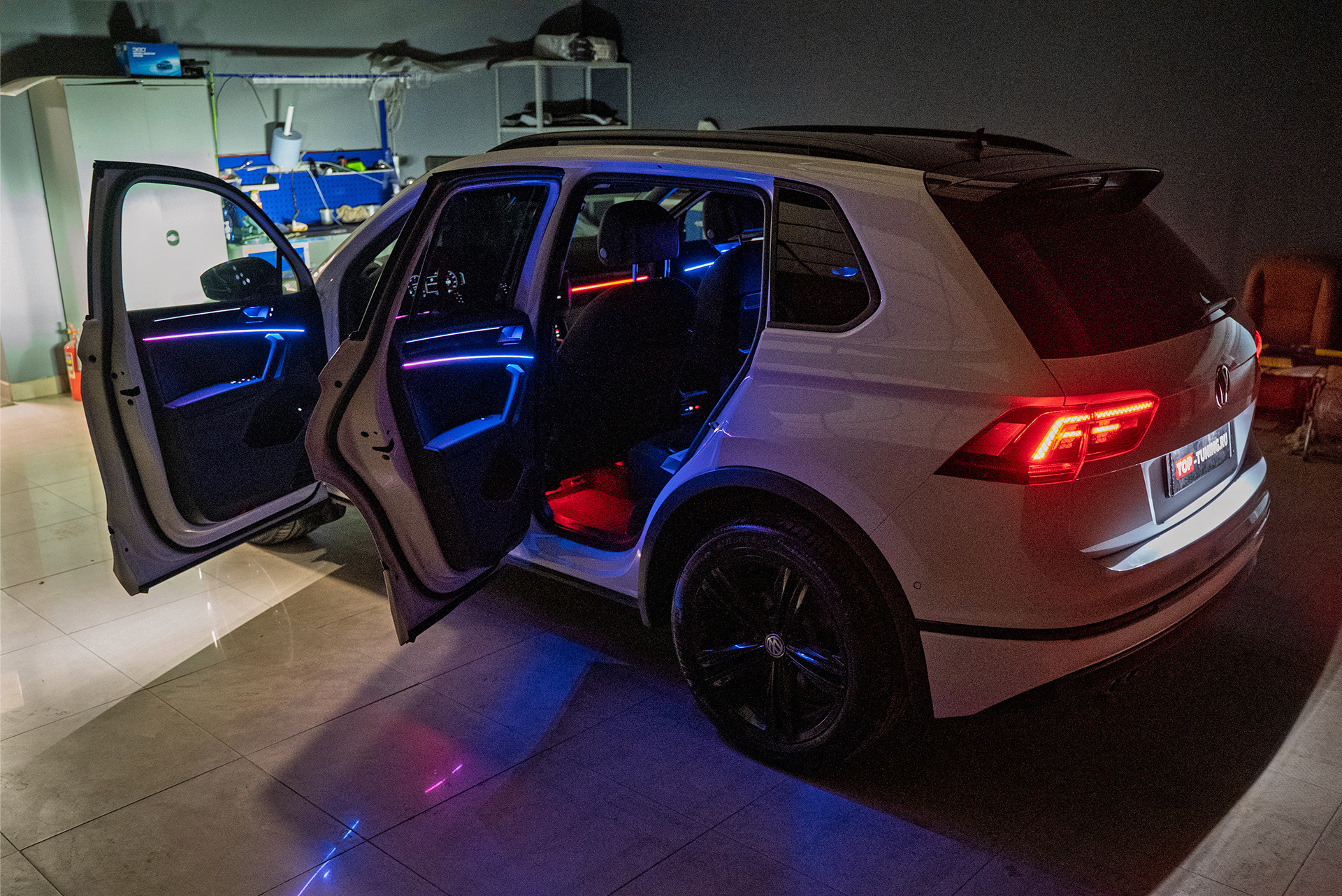 111078 Динамическая LED-подсветка салона Volkswagen Tiguan II Динамическая LED-подсветка салона Volkswagen Tiguan II