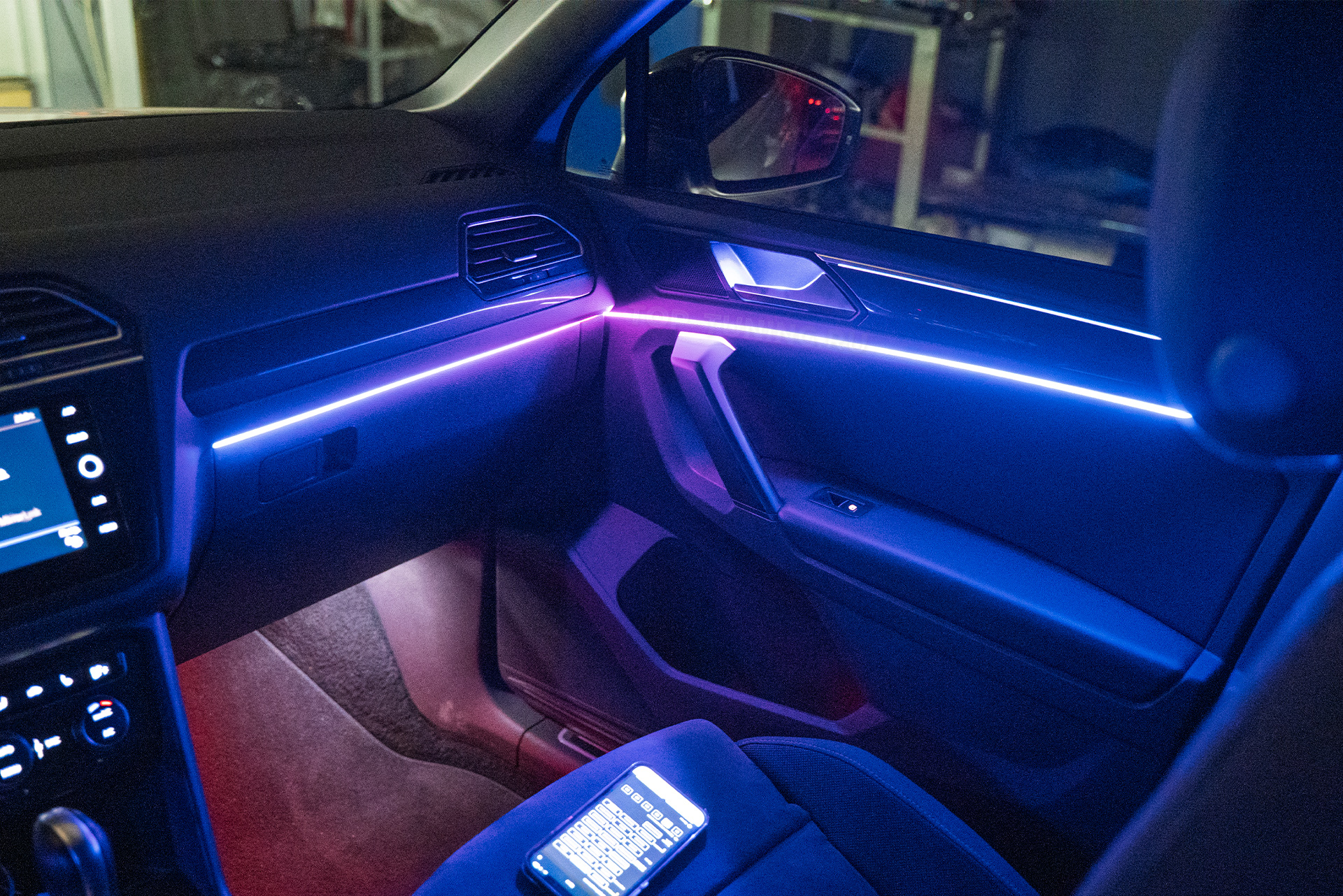 Динамическая LED-подсветка салона Volkswagen Tiguan II 111078 Динамическая LED-подсветка салона Volkswagen Tiguan II