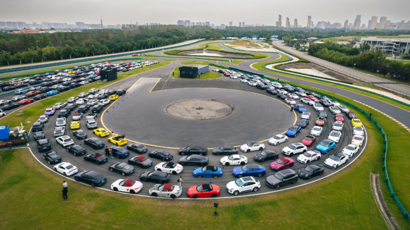 Porsche закроет 30% дилеров в Китае, чтобы сократить расходы