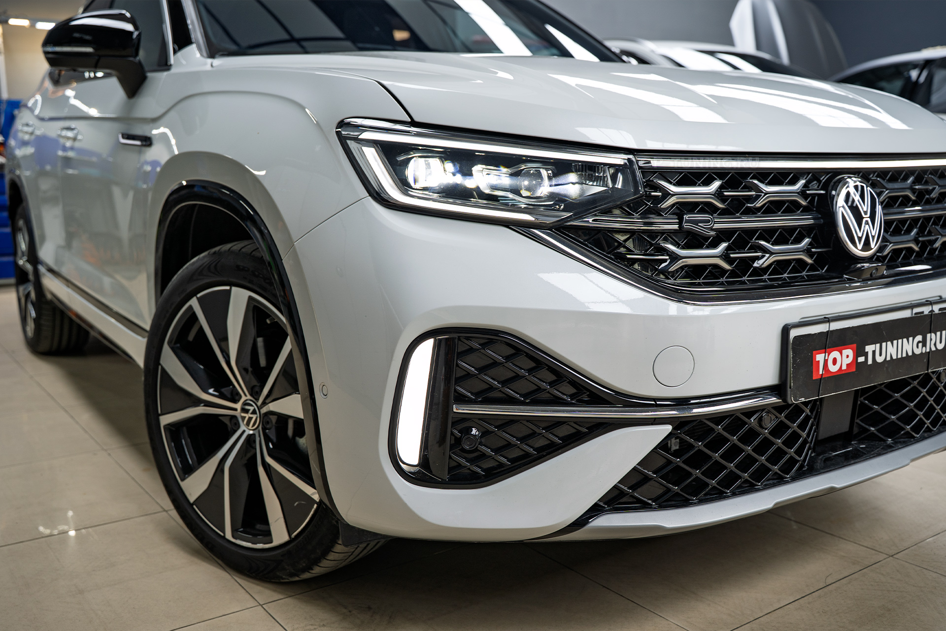 111104 Защитные сетки-фильтры в бампер и радиатор Volkswagen Tayron X Защитные сетки-фильтры в бампер и радиатор Volkswagen Tayron X