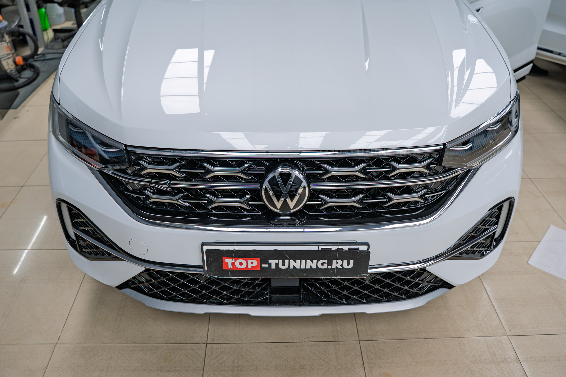 Защитные сетки-фильтры в бампер и радиатор Volkswagen Tayron X 111104 Защитные сетки-фильтры в бампер и радиатор Volkswagen Tayron X