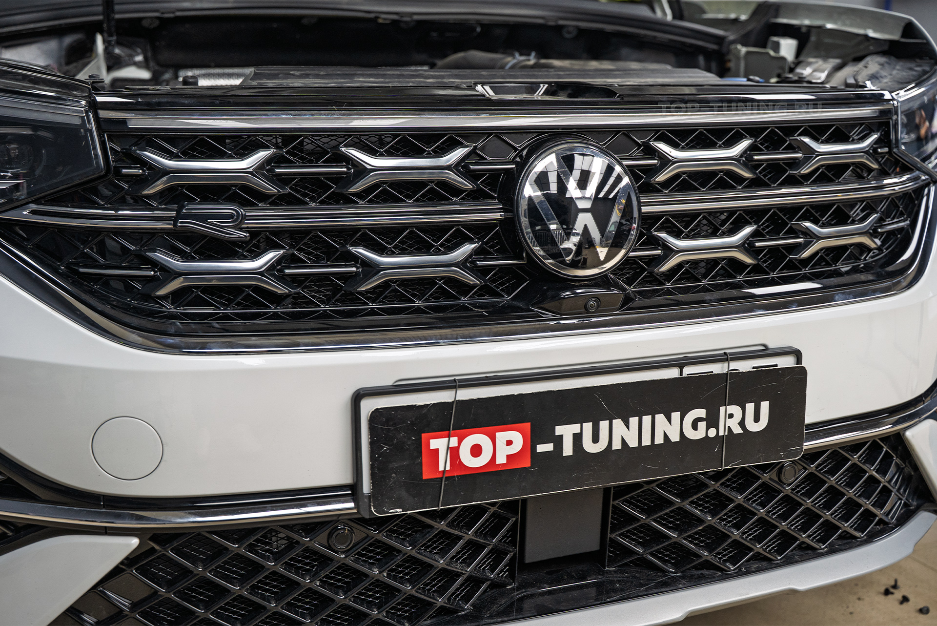 Защитные сетки-фильтры в бампер и радиатор Volkswagen Tayron X 111104 Защитные сетки-фильтры в бампер и радиатор Volkswagen Tayron X