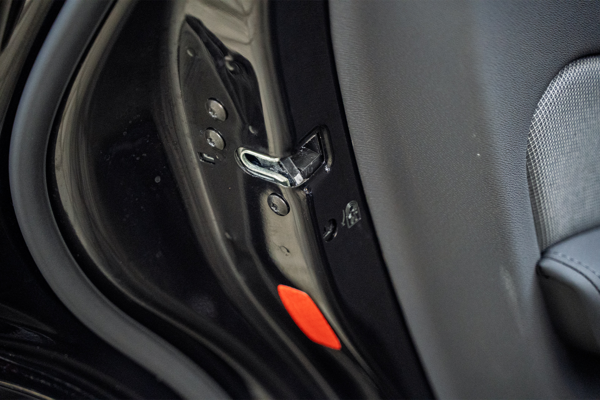 111112 Оклейка кузова нового Volvo XC60 против сколов и царапин + установка доводчиков