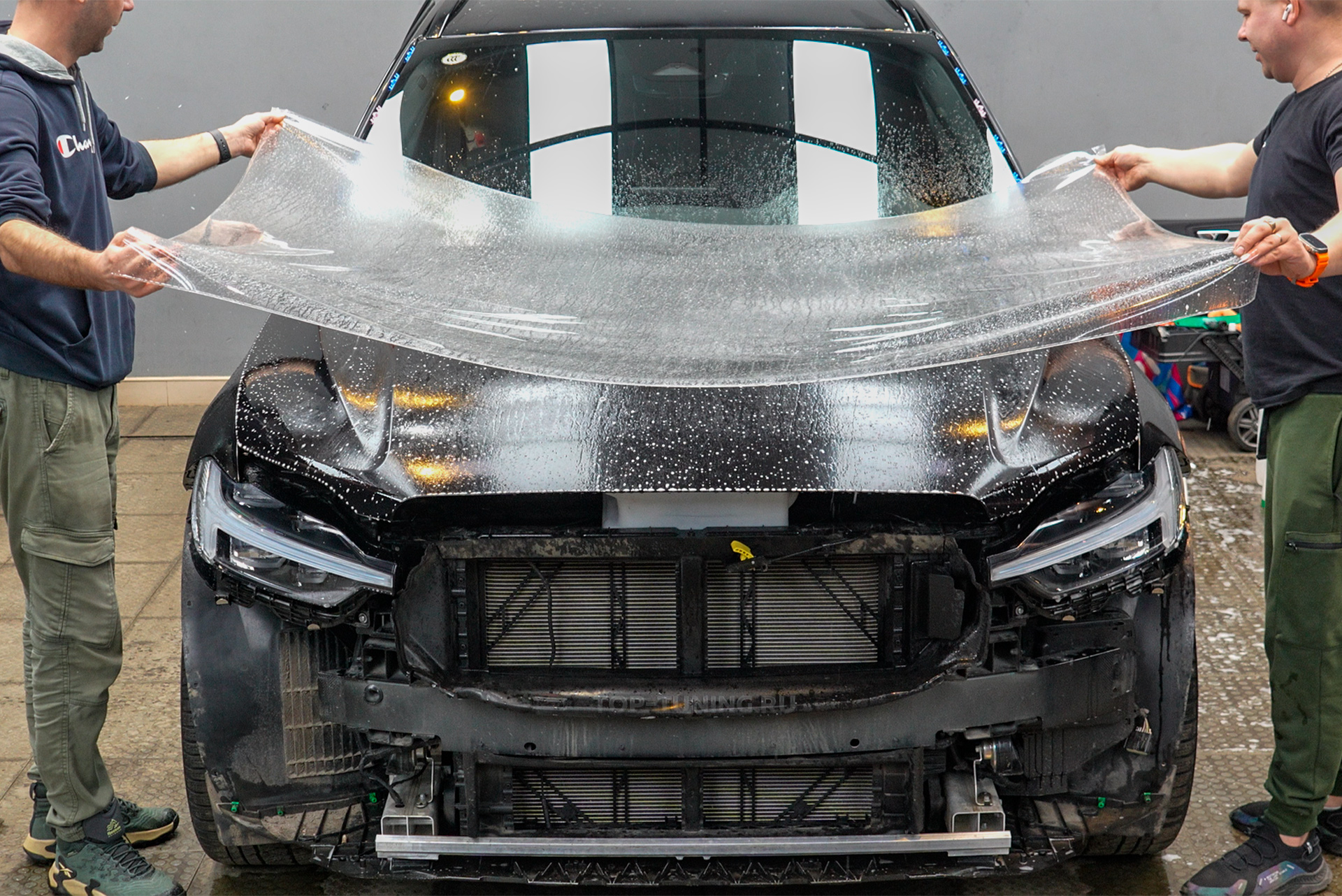 111112 Оклейка кузова нового Volvo XC60 против сколов и царапин + установка доводчиков Оклейка кузова нового Volvo XC60 против сколов и царапин + установка доводчиков