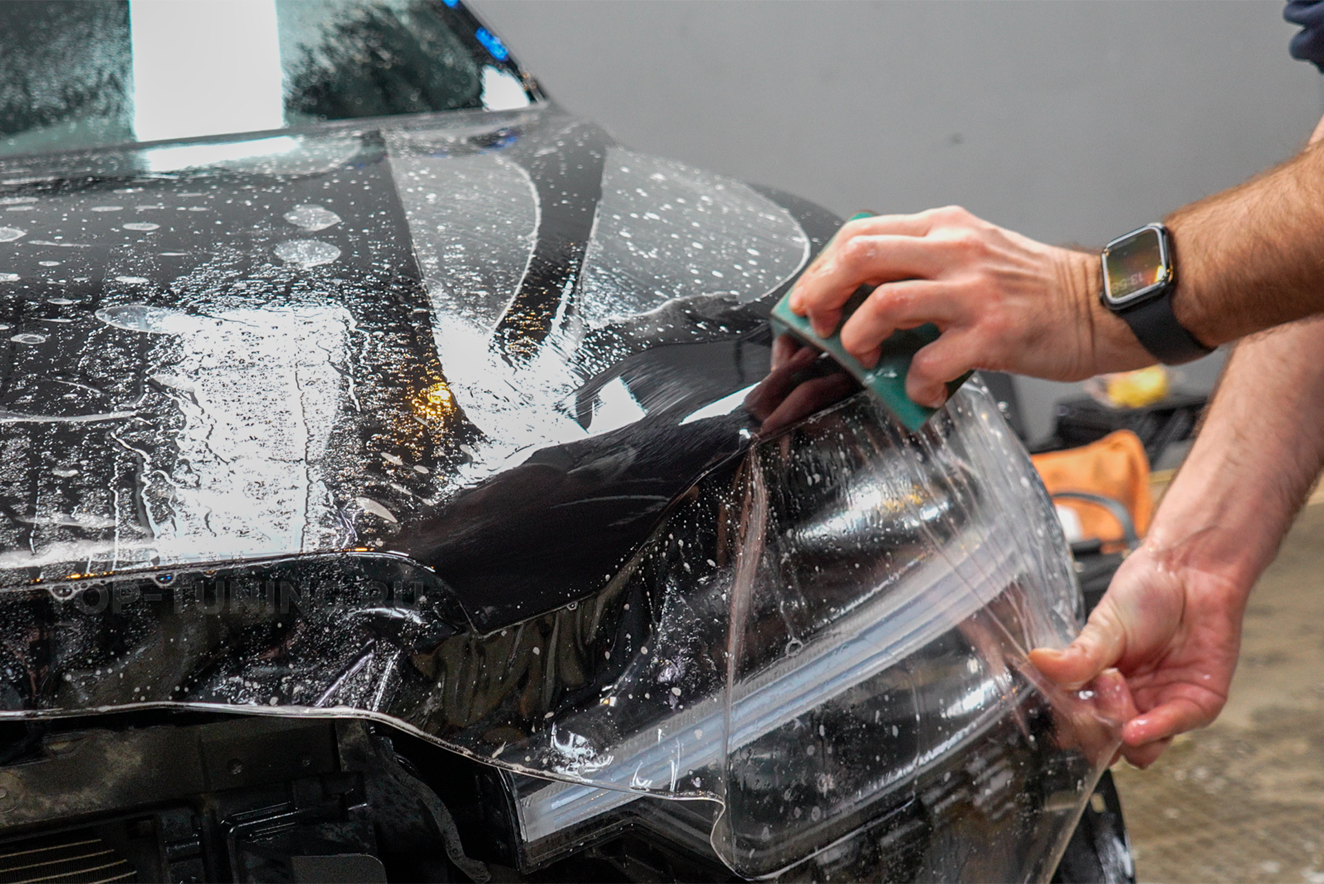 111112 Оклейка кузова нового Volvo XC60 против сколов и царапин + установка доводчиков Оклейка кузова нового Volvo XC60 против сколов и царапин + установка доводчиков