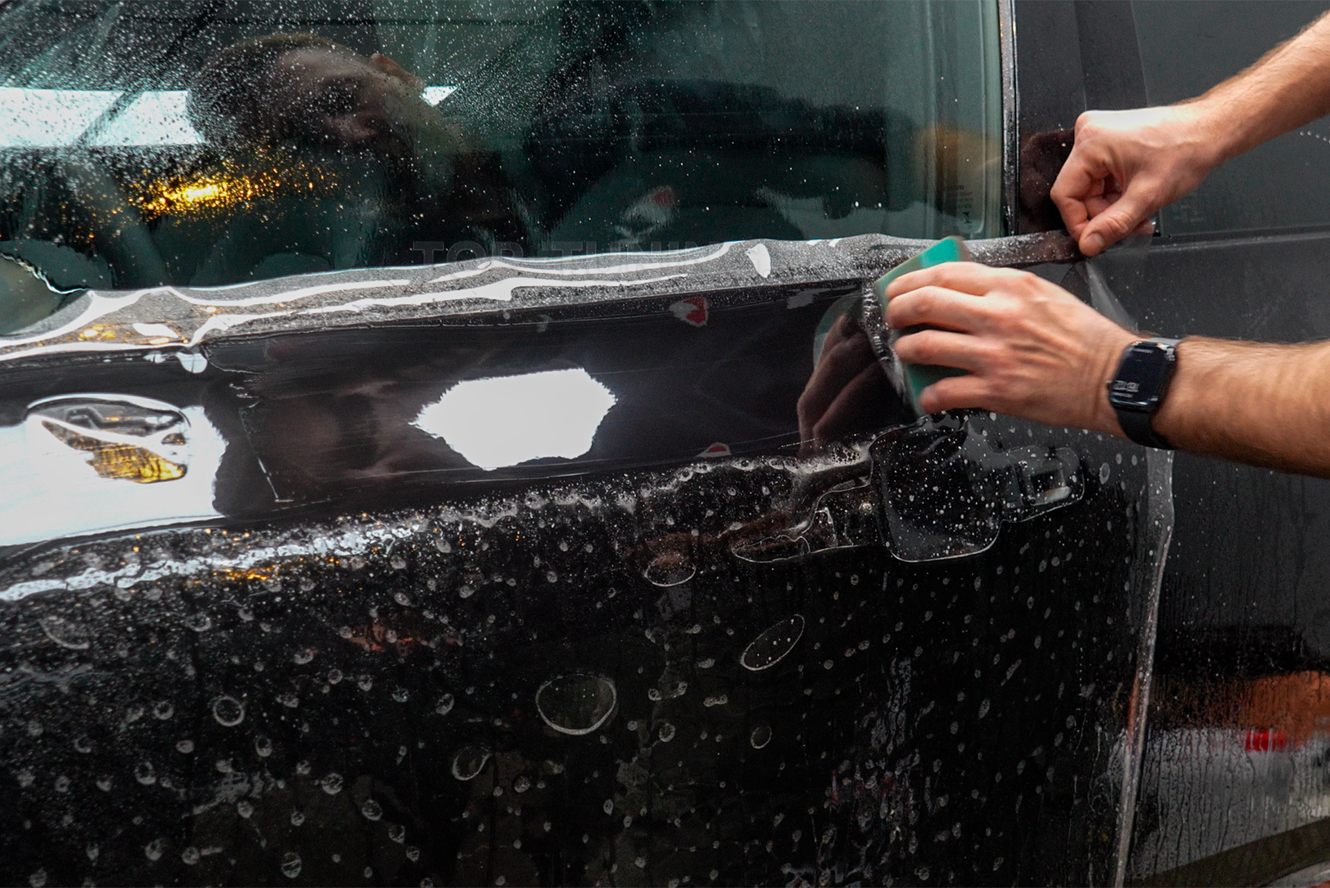 Оклейка кузова нового Volvo XC60 против сколов и царапин + установка доводчиков 111112 Оклейка кузова нового Volvo XC60 против сколов и царапин + установка доводчиков