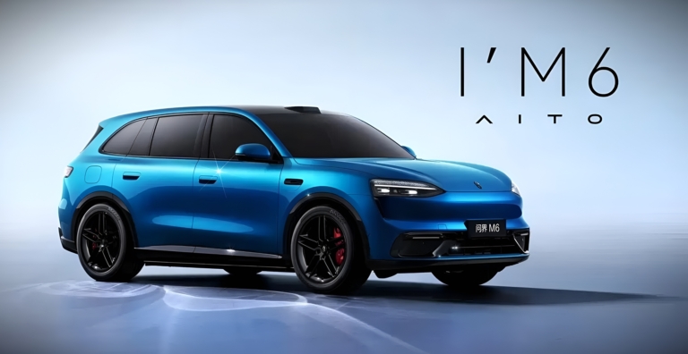 Aito M6 займёт промежуточную нишу между моделями Aito M5 и Aito M7 &mdash; и по габаритам, и по стоимости. Ожидается, что автомобиль появится в продаже во втором квартале 2026 года по цене около 250 000 юаней (примерно 2,77 млн рублей).