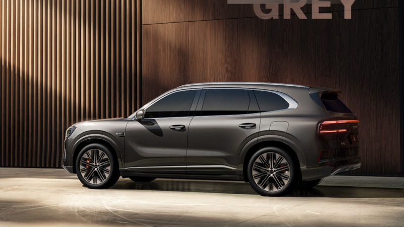 Представители Zeekr отметили, что некоторые материалы (в частности, изображения интерьера) появились в сети преждевременно.