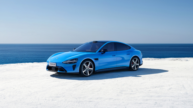 Пожар электрического седана Xiaomi?SU7 в Китае: реакция компании и подробности инцидента