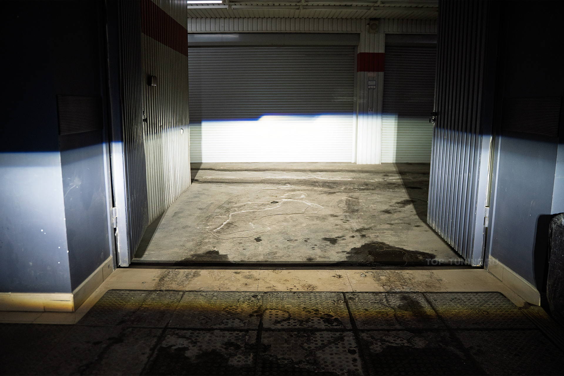 Замена линз в оптике Tank 300 &ndash; яркий ближний и дальний свет с WideBeam MINI