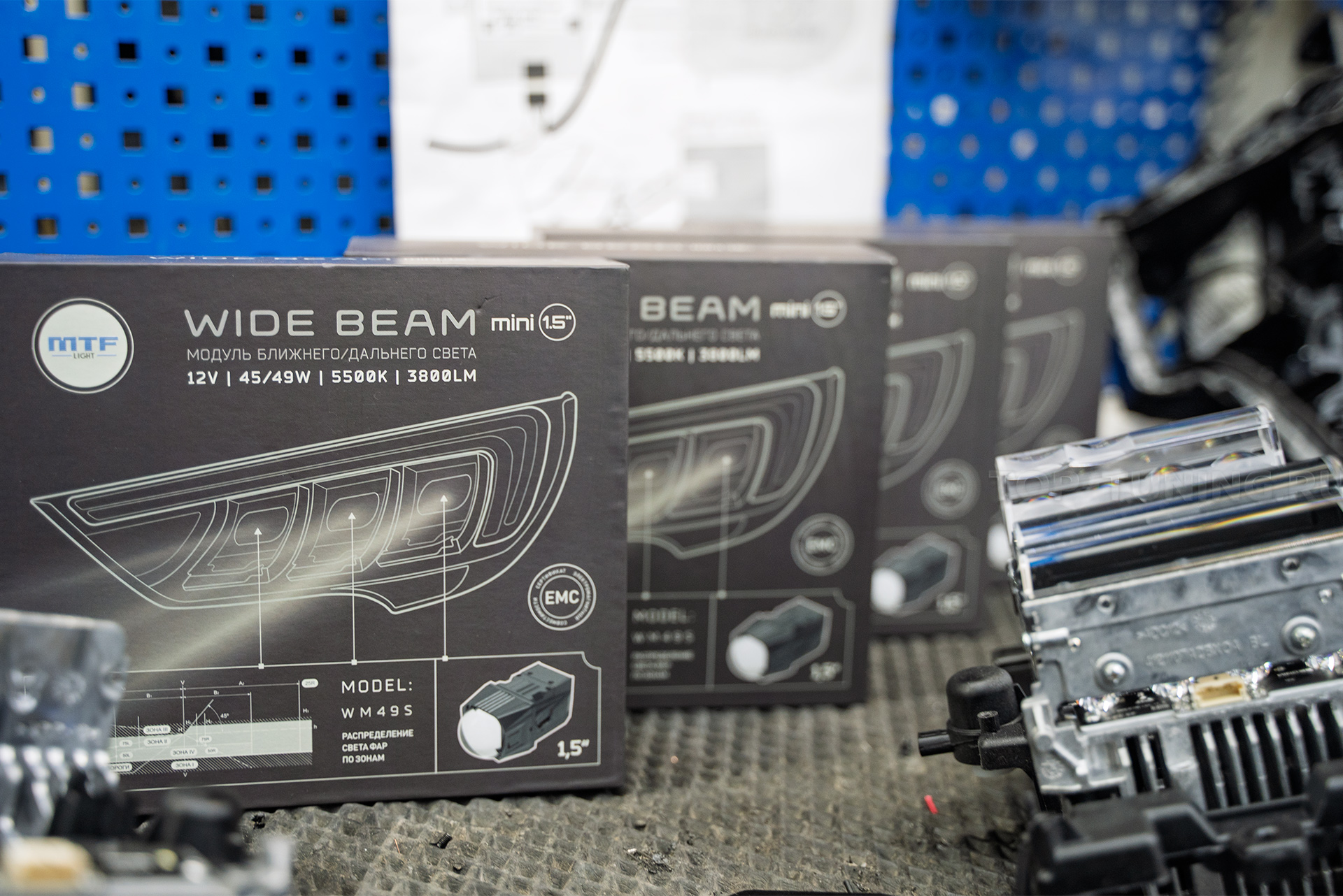 Замена линз в оптике Tank 300 &ndash; яркий ближний и дальний свет с WideBeam MINI