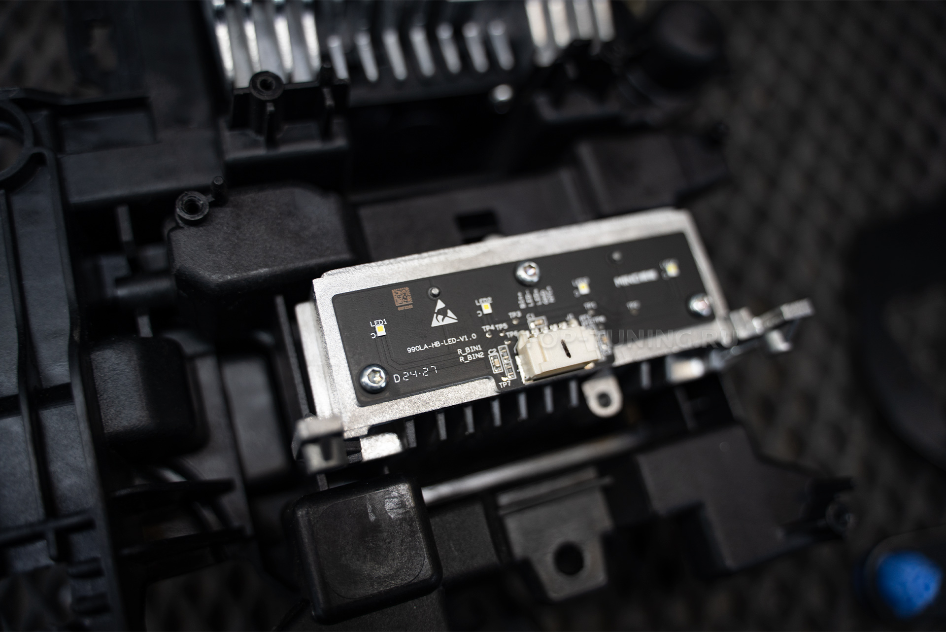 111151 Замена линз в оптике Tank 300 &ndash; яркий ближний и дальний свет с WideBeam MINI