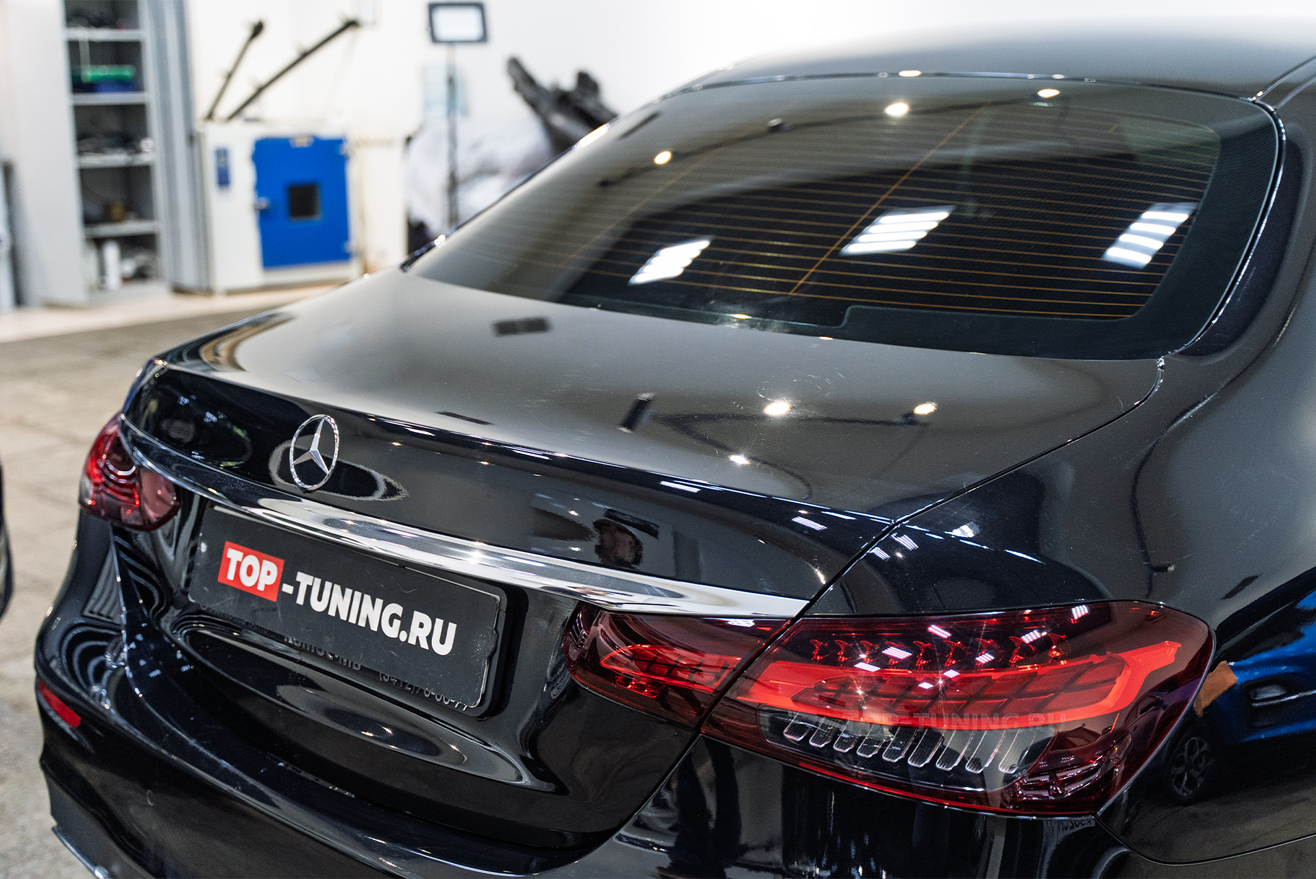 Монтаж спойлера в стиле AMG для Mercedes-Benz E-class W213