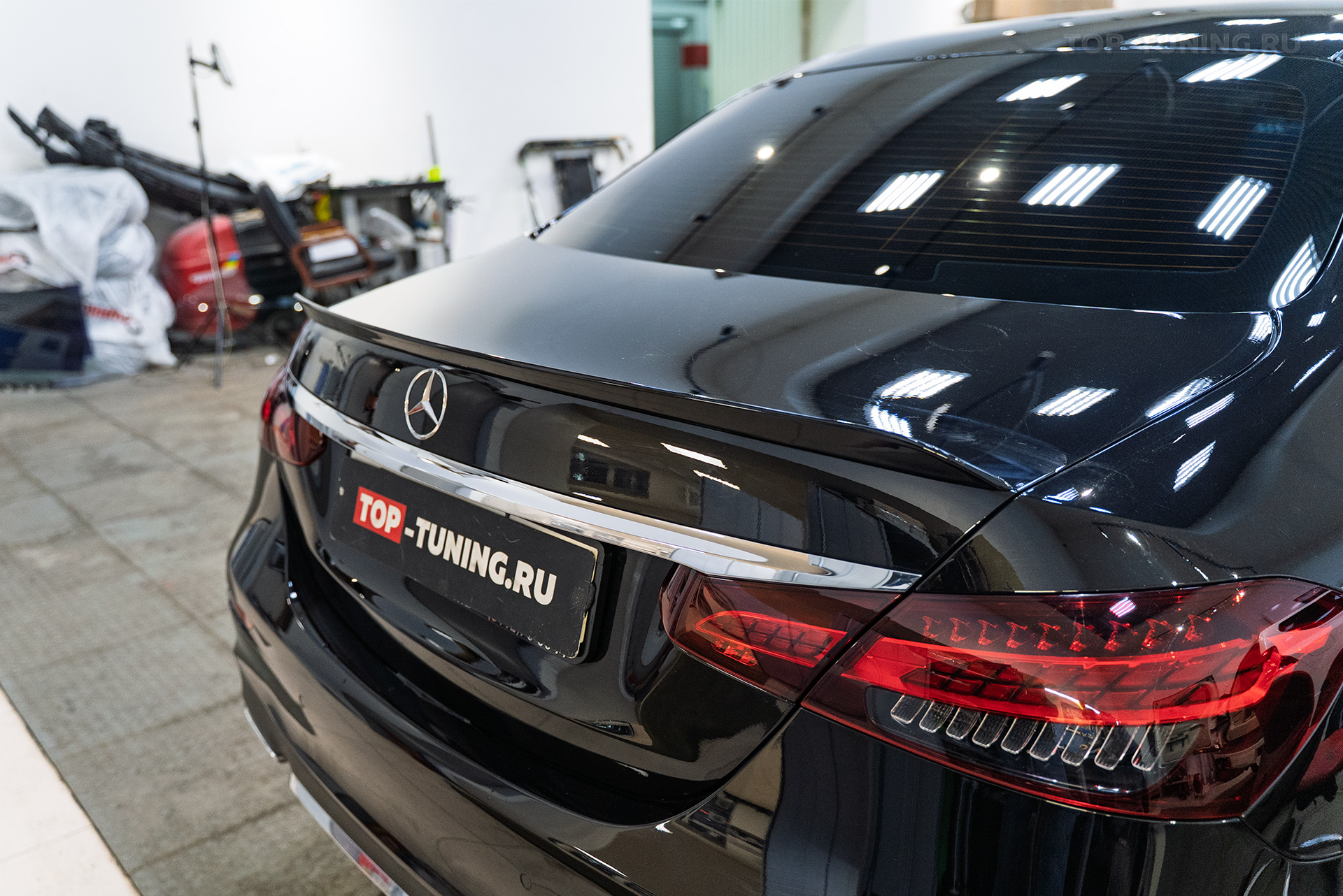 111154 Монтаж спойлера в стиле AMG для Mercedes-Benz E-class W213