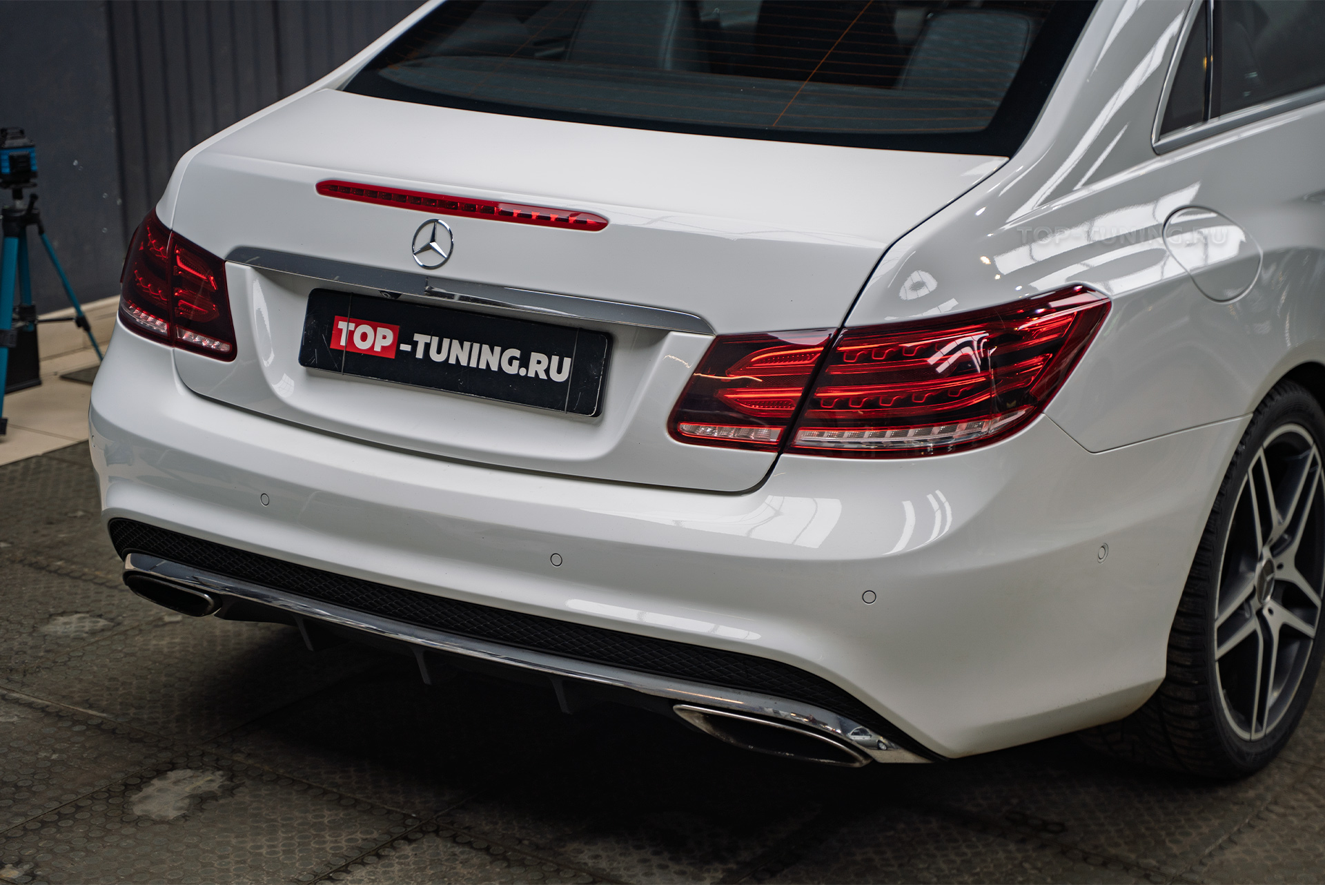 Электронные доводчики в двери Mercedes-Benz E-class W212 рестайлинг