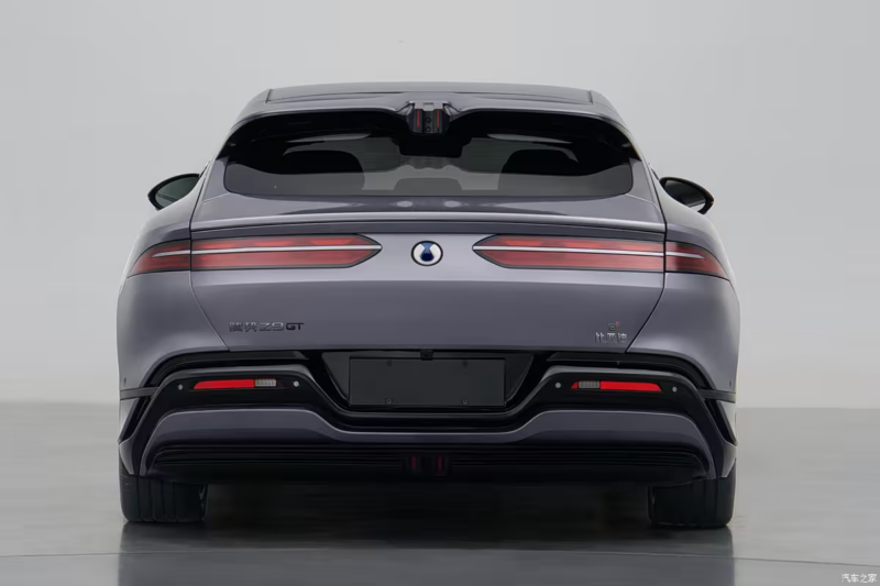 Для Denza Z9 и Denza Z9GT предусмотрены разные варианты силовых установок: