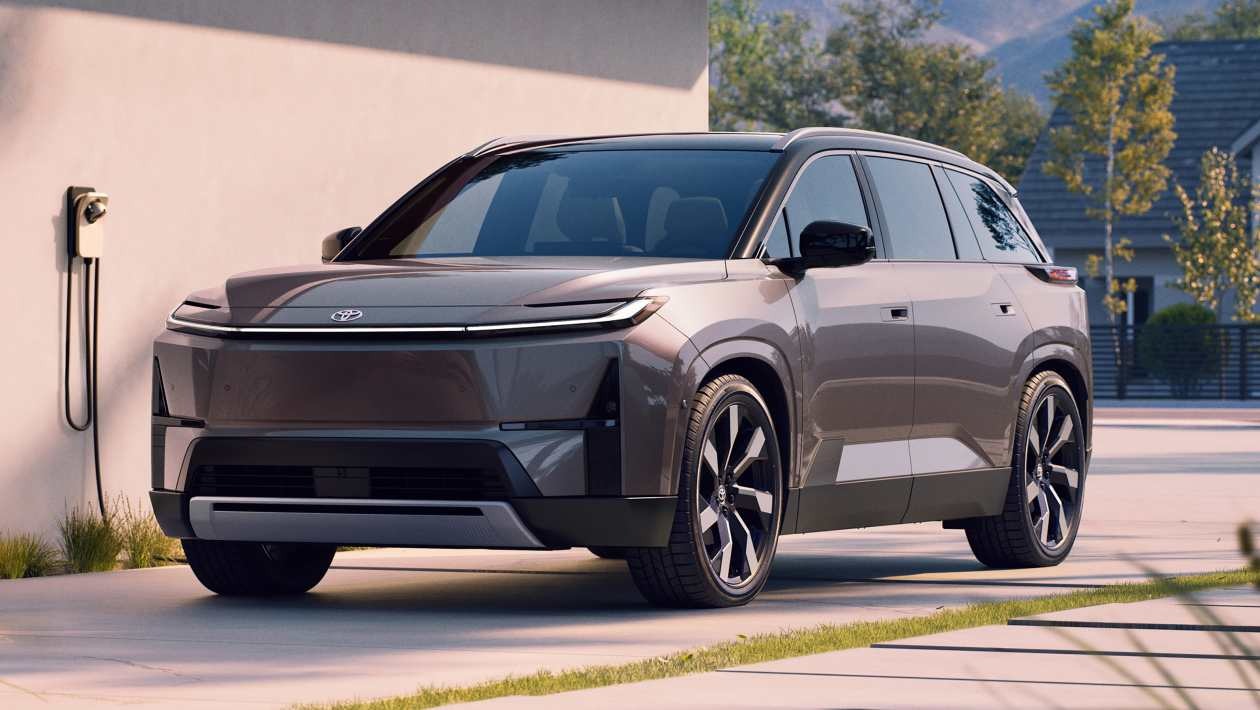 Toyota представила Highlander BEV &mdash; полностью электрический семиместный внедорожник, созданный специально для американского рынка