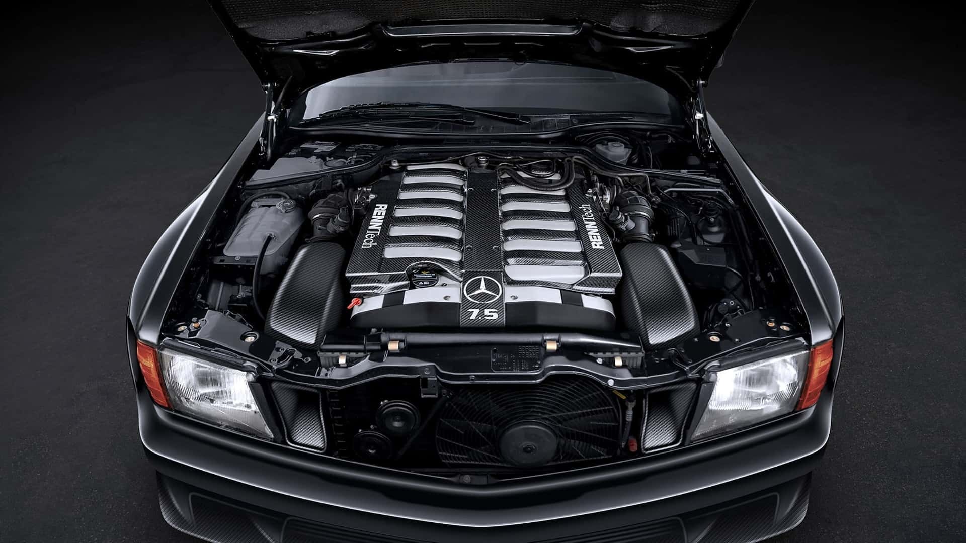 Компания Renntech работает над проектом по обновлению 12 автомобилей Mercedes Benz SEC. Каждая машина будет изготовлена по индивидуальному заказу.