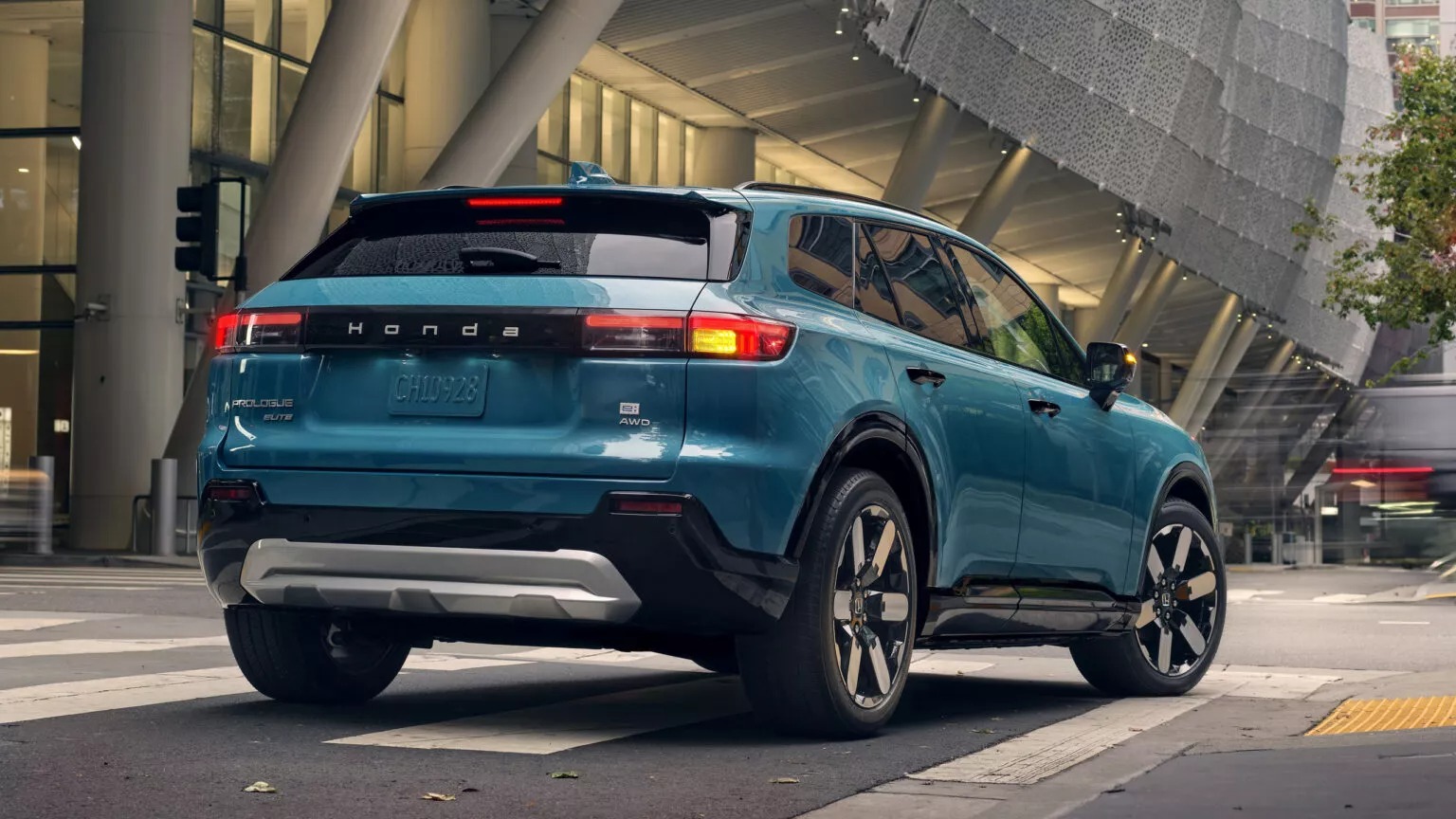 Это вынудило автопроизводителя списать активы, связанные с электромобилями, на сумму 1,71 млрд долларов (132 млрд рублнй) за девять месяцев, завершившихся 31 декабря.