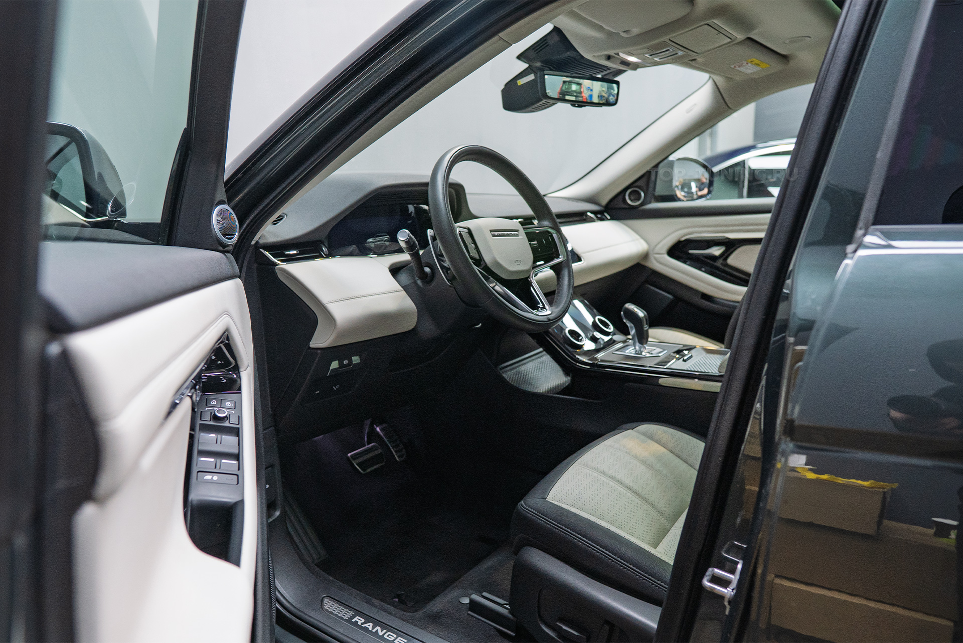 111200 Детейлинг кузова + химчистка салона Range Rover Evoque II